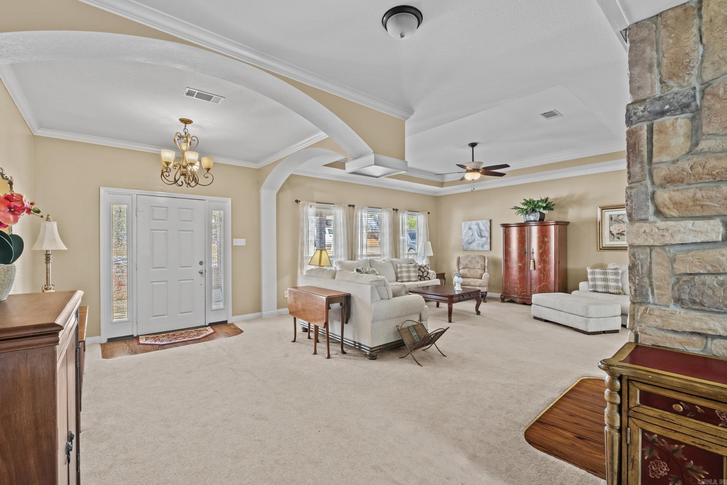 LEANING PINES - Residential