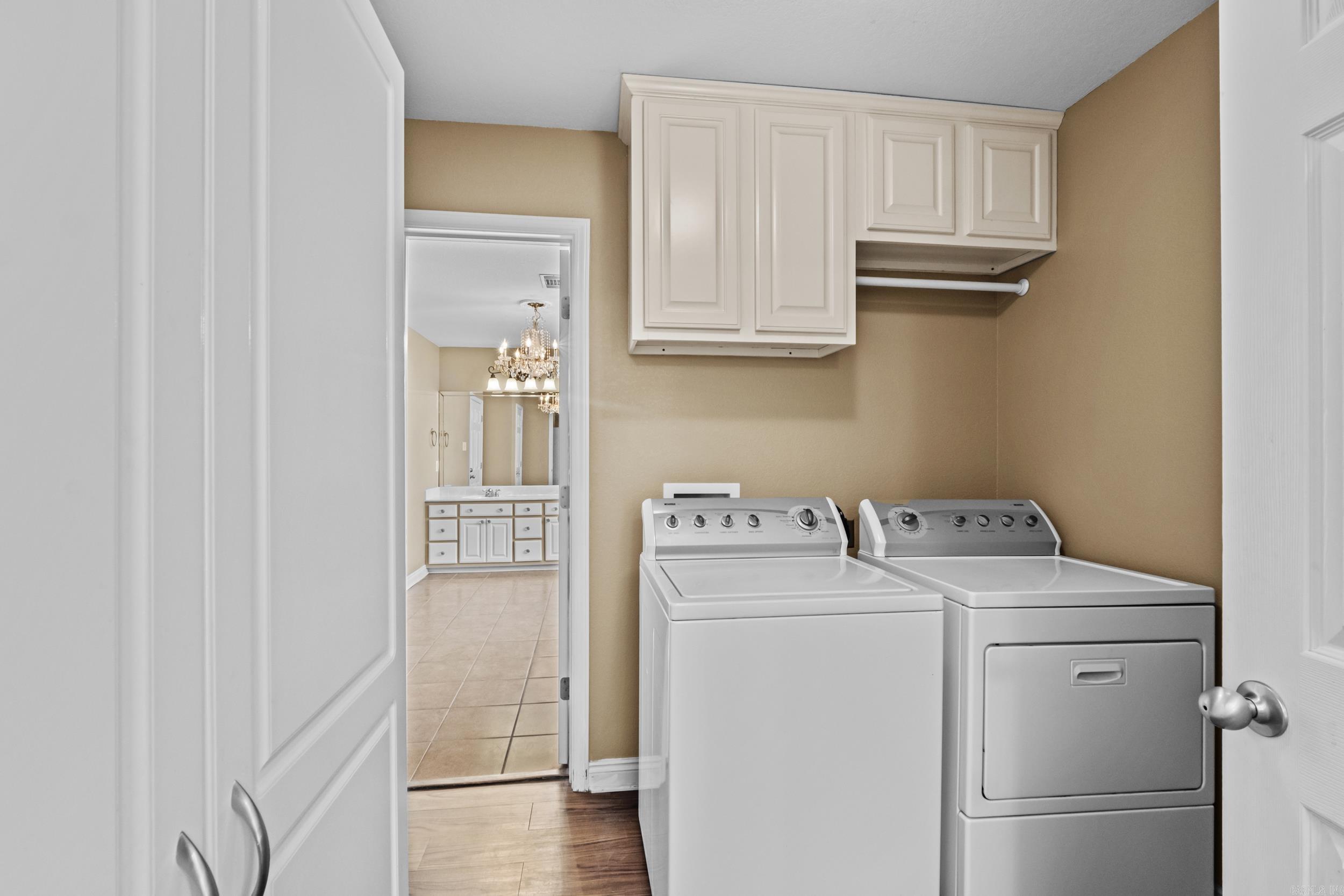 LEANING PINES - Residential