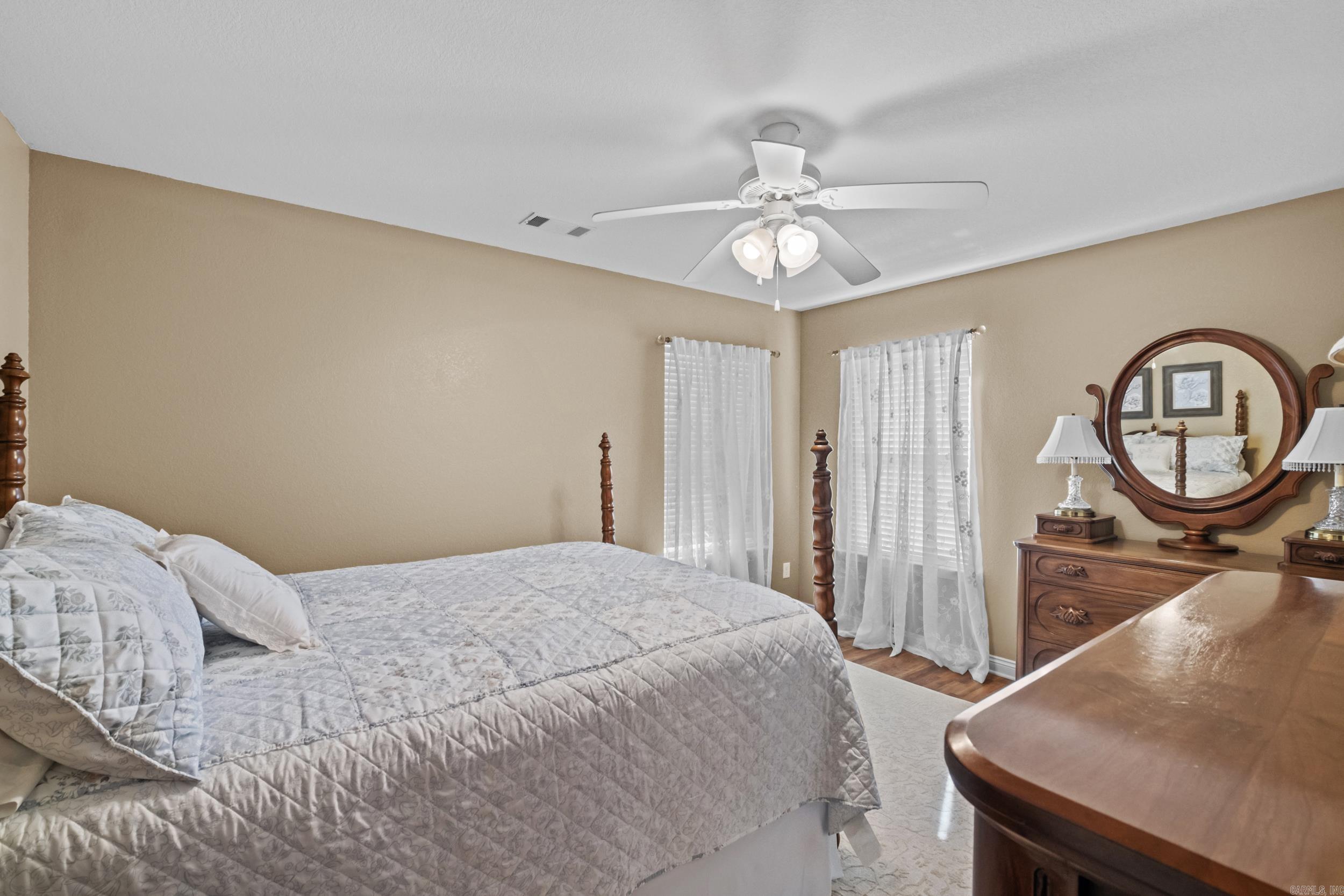 LEANING PINES - Residential