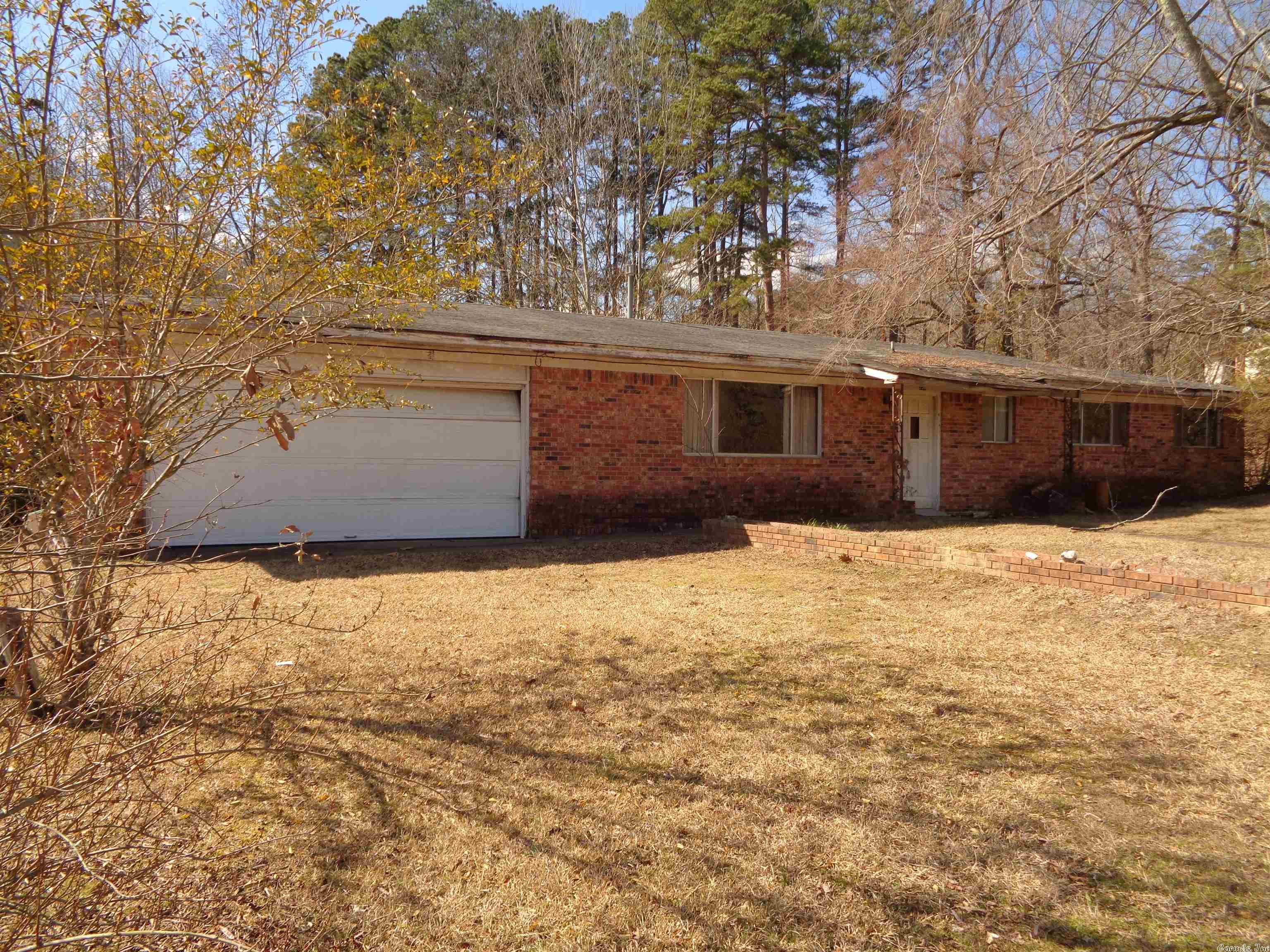 Evelyns Fountain Lake - Commercial Sale