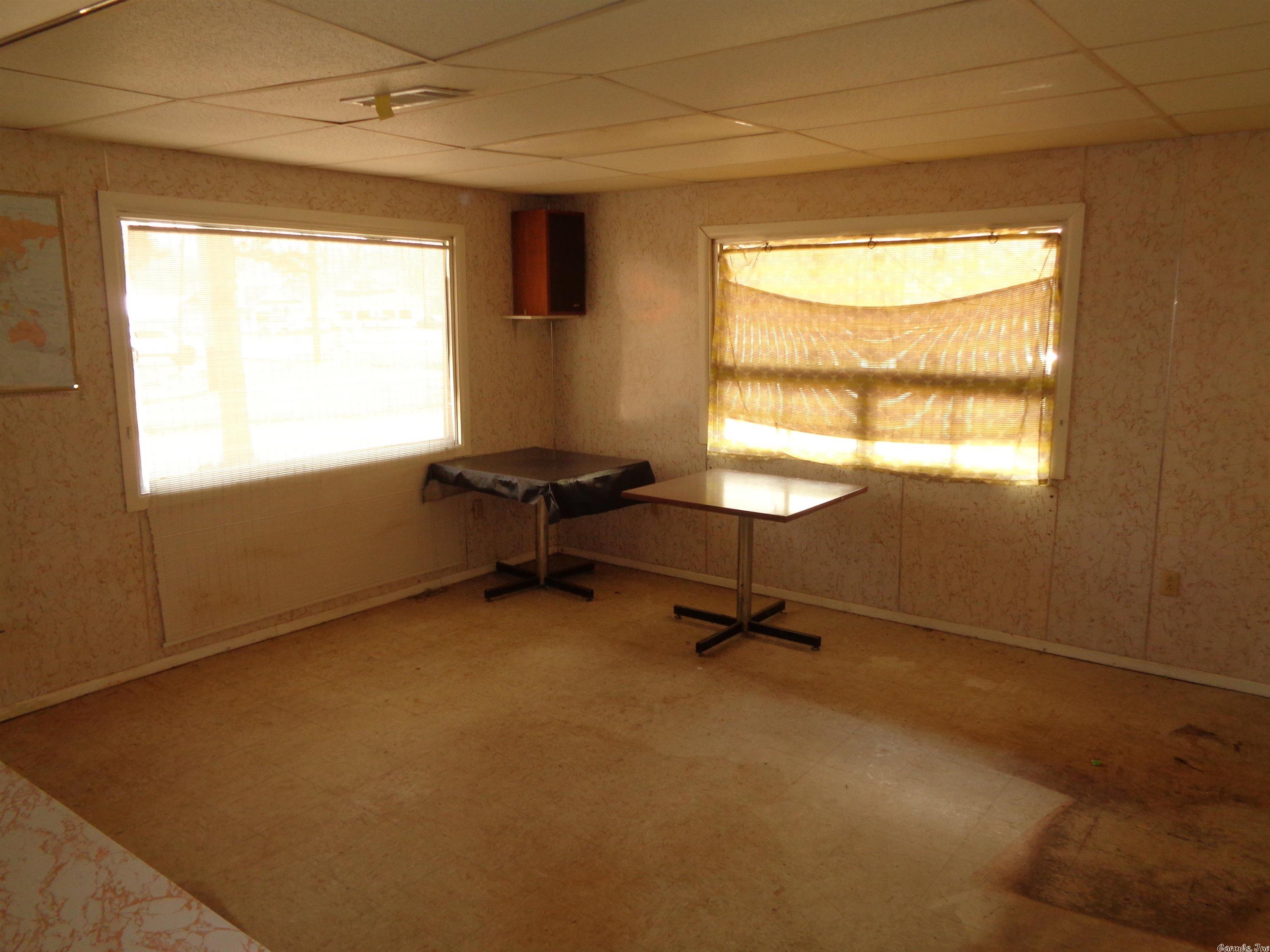 Evelyns Fountain Lake - Commercial Sale