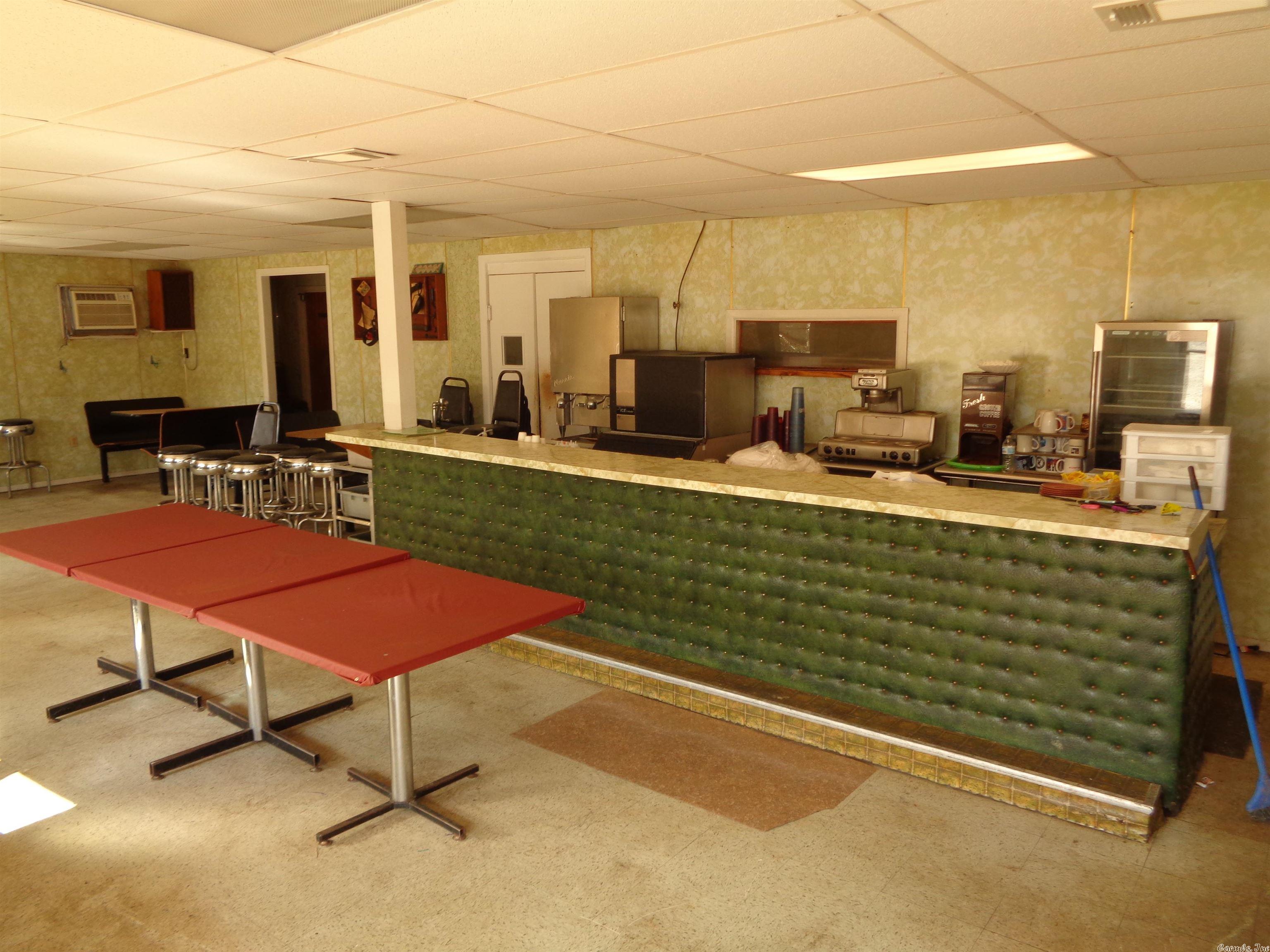 Evelyns Fountain Lake - Commercial Sale