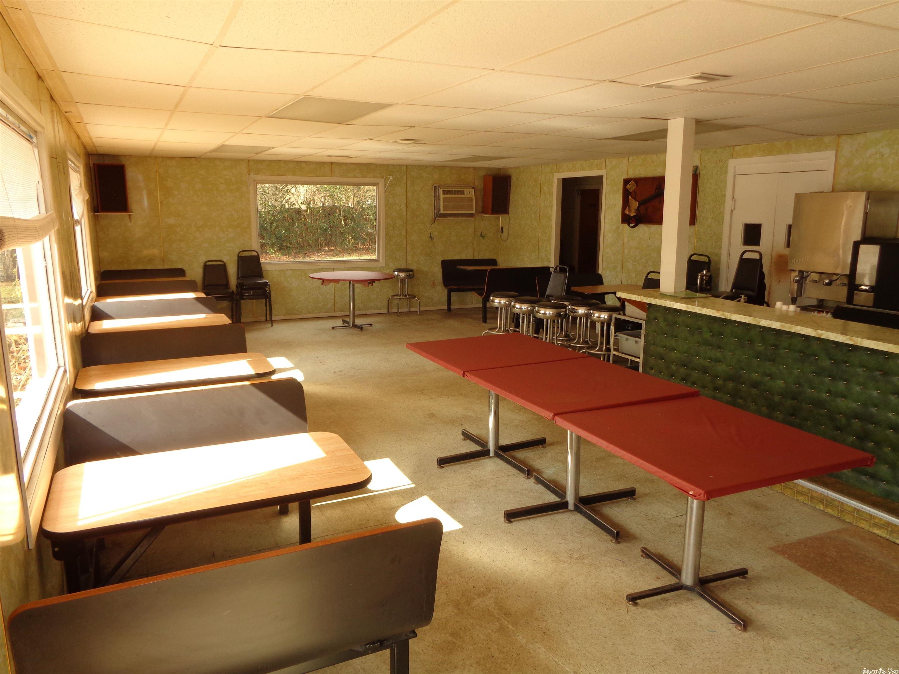Evelyns Fountain Lake - Commercial Sale
