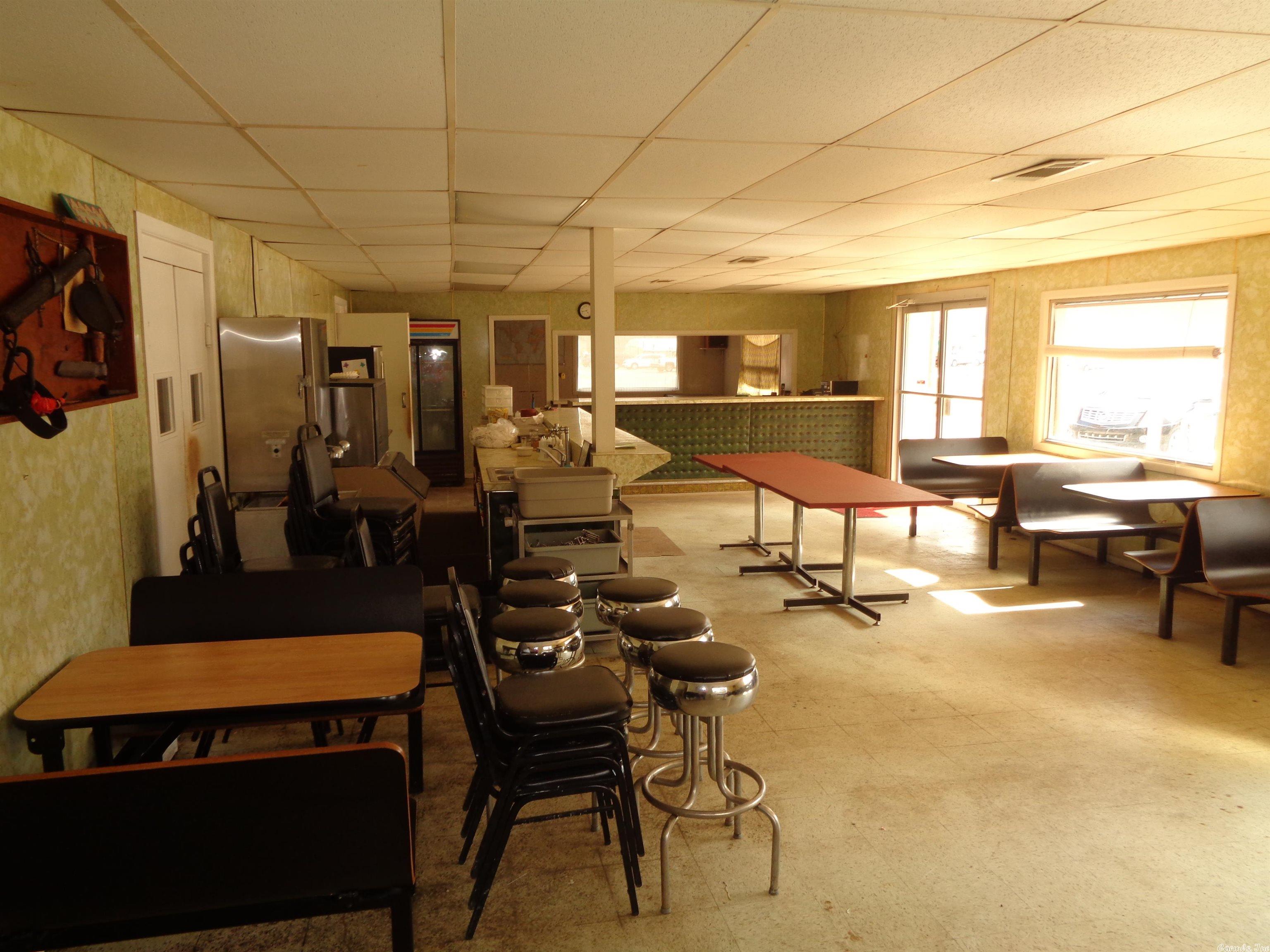 Evelyns Fountain Lake - Commercial Sale