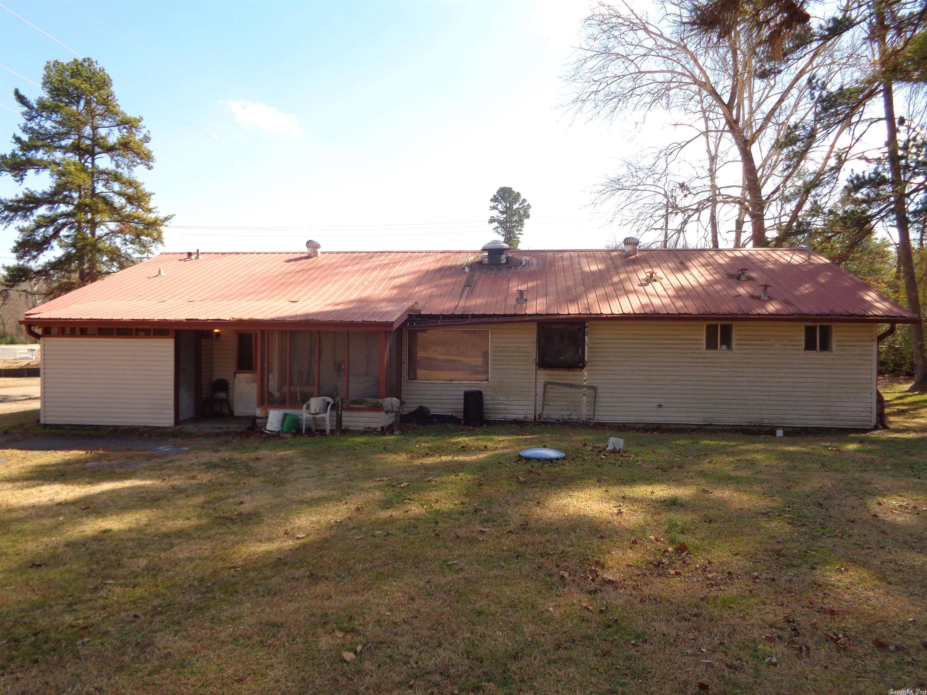 Evelyns Fountain Lake - Commercial Sale