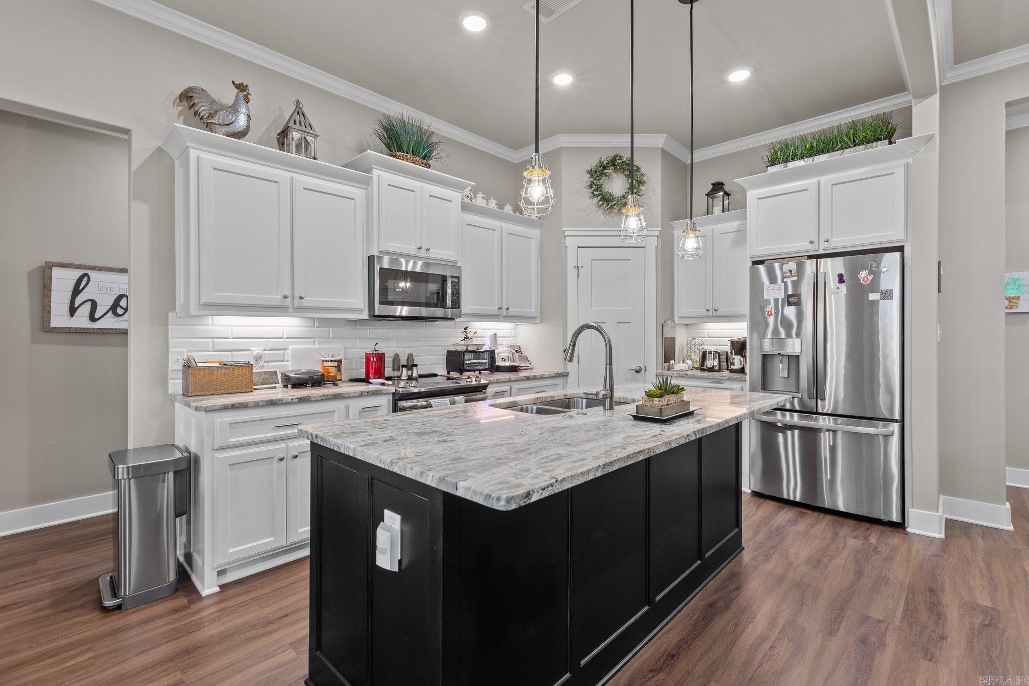 LEGACY POINTE - Residential