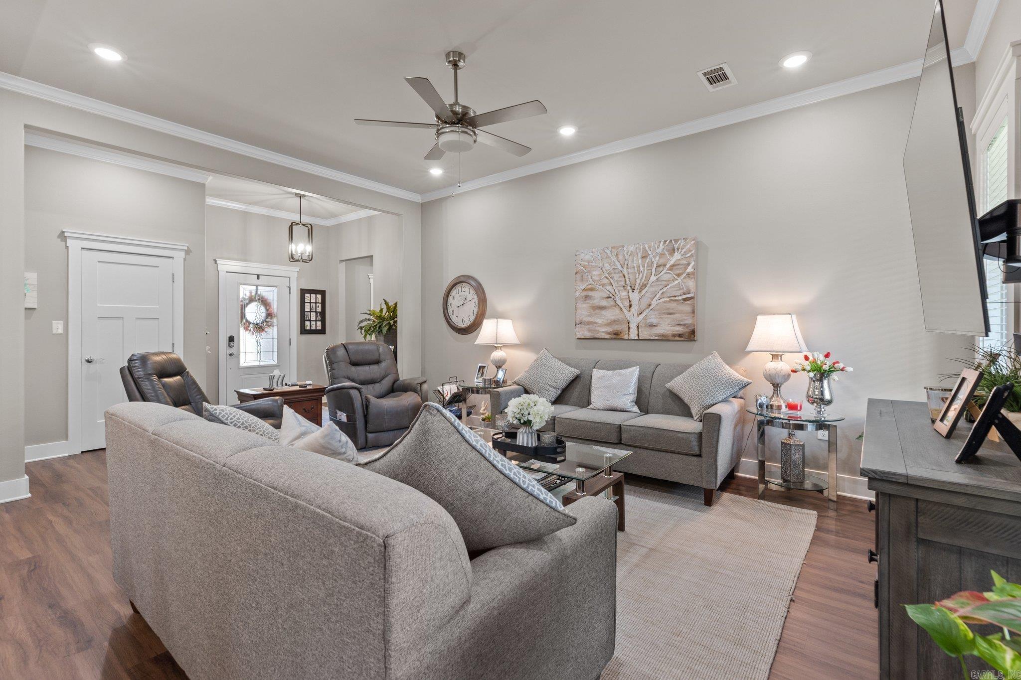 LEGACY POINTE - Residential