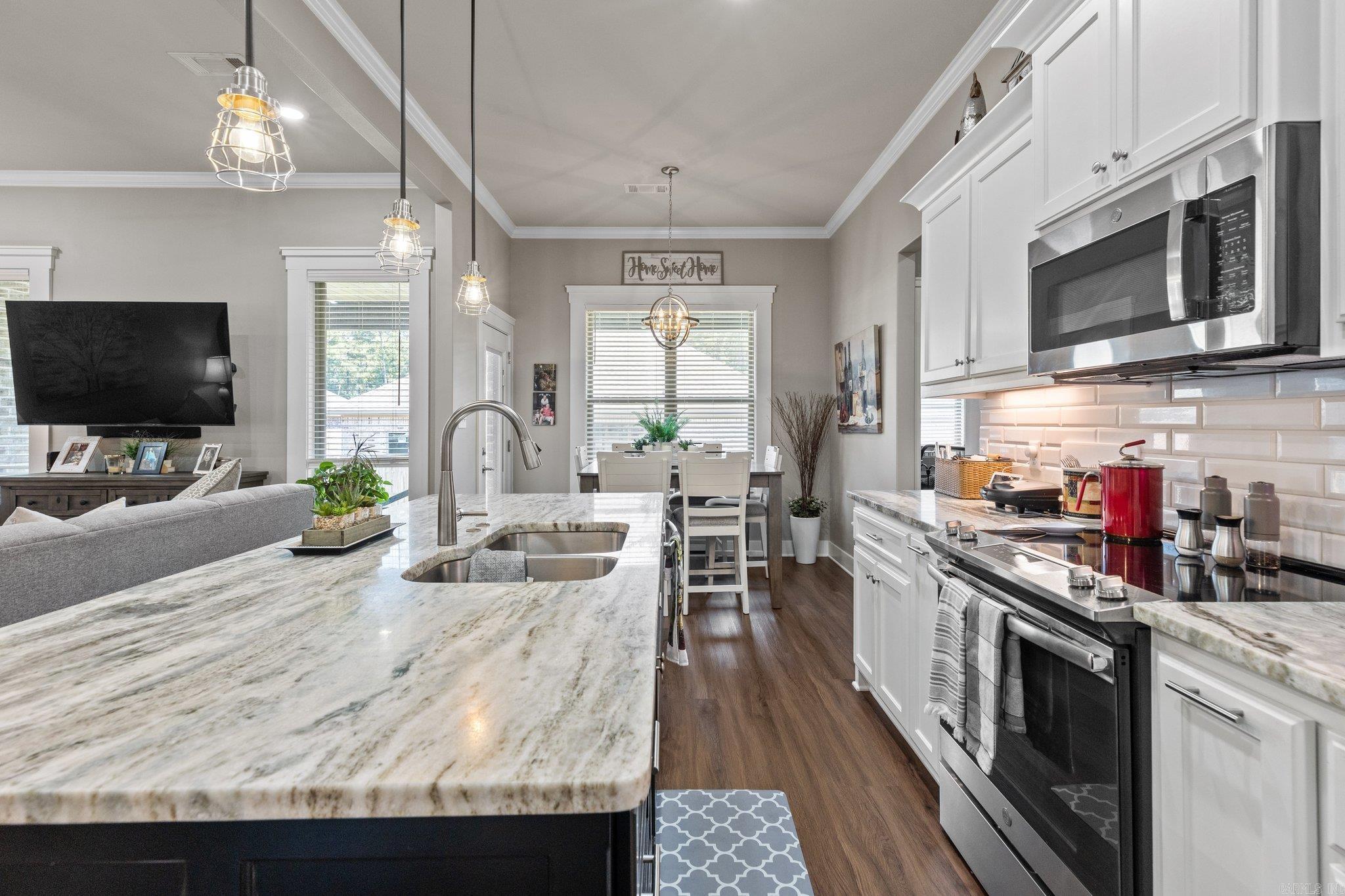 LEGACY POINTE - Residential