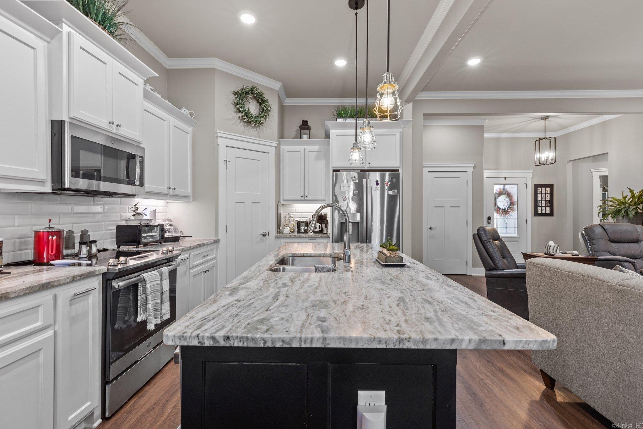 LEGACY POINTE - Residential