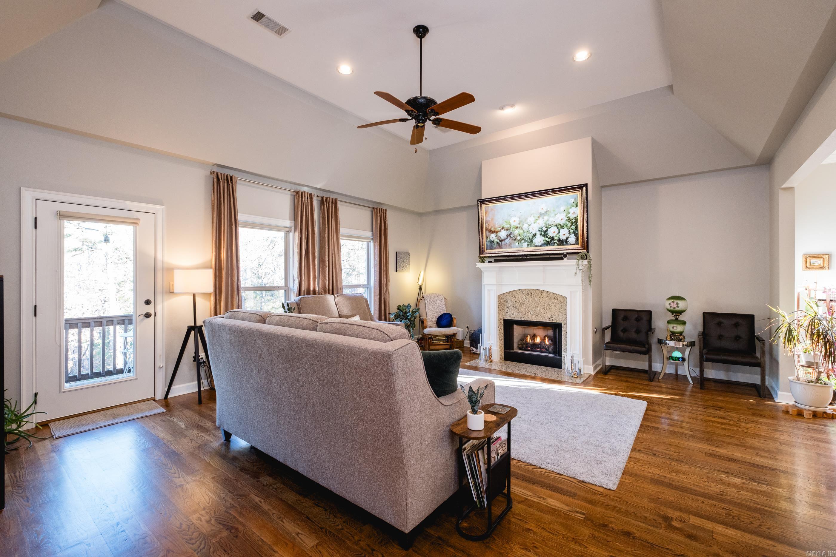 CHENAL VALLEY EPERNAY PLACE - Residential