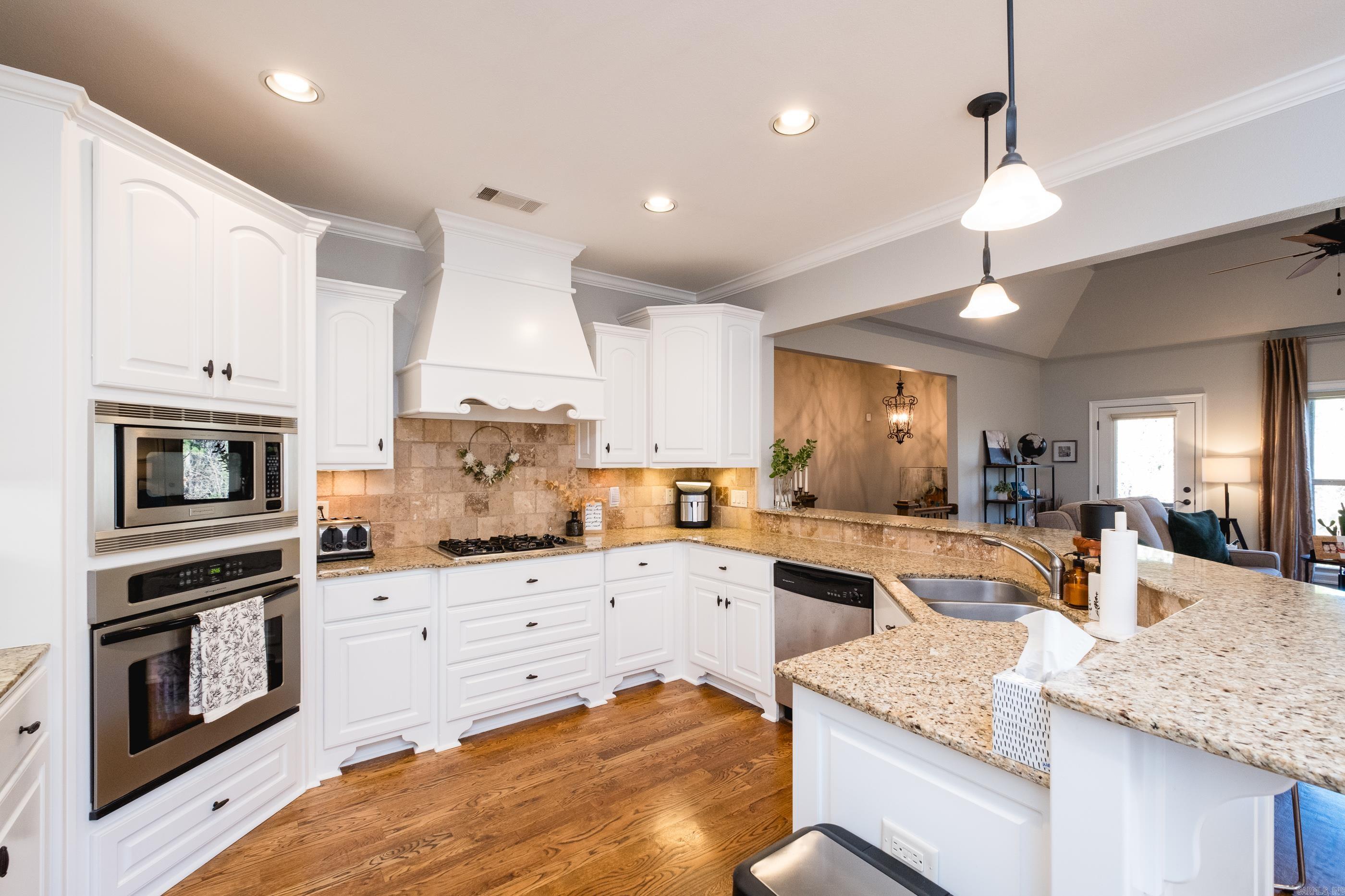 CHENAL VALLEY EPERNAY PLACE - Residential