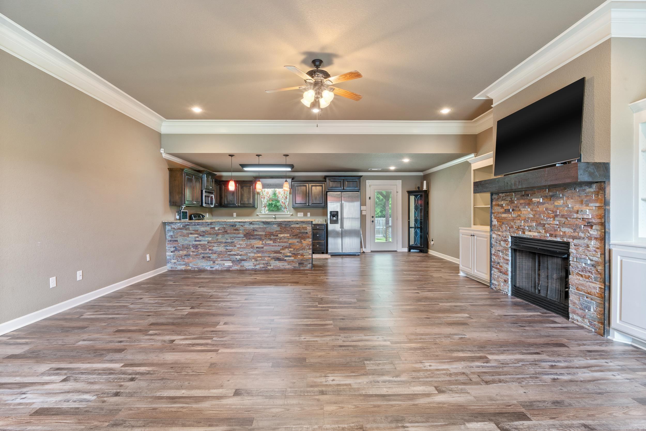 SHADOW CREEK - Residential