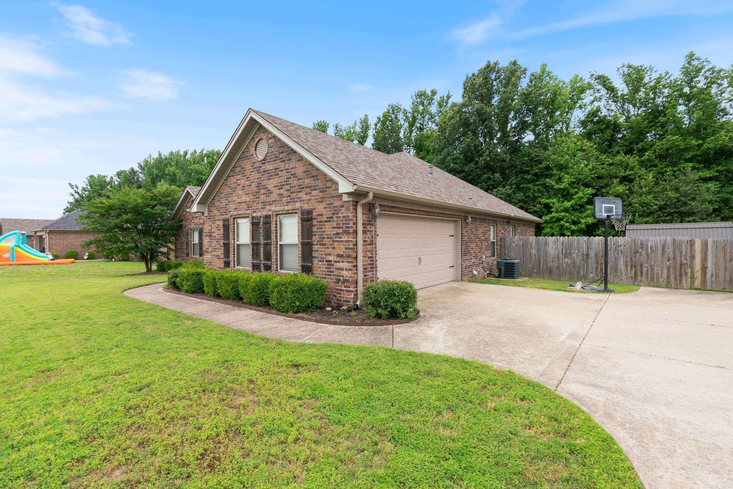 SHADOW CREEK - Residential