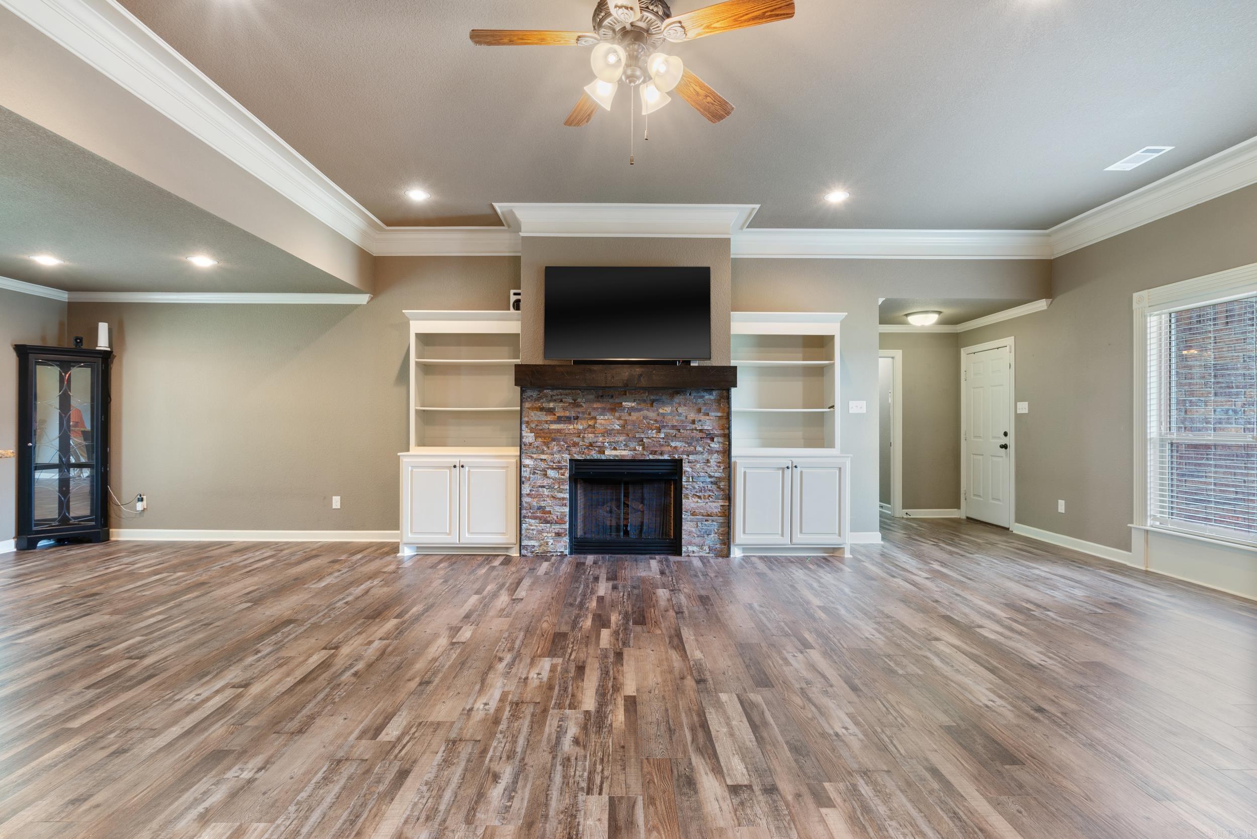 SHADOW CREEK - Residential