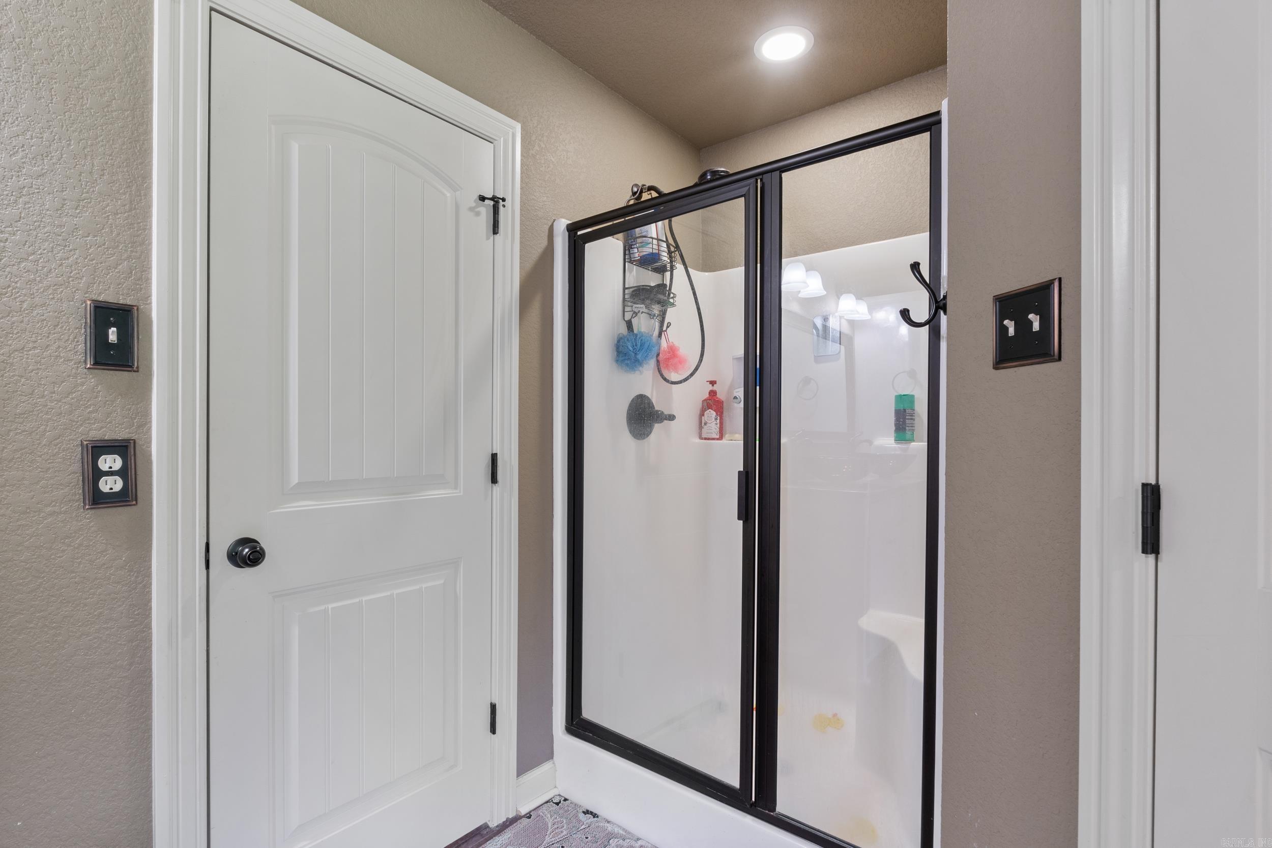 SHADOW CREEK - Residential