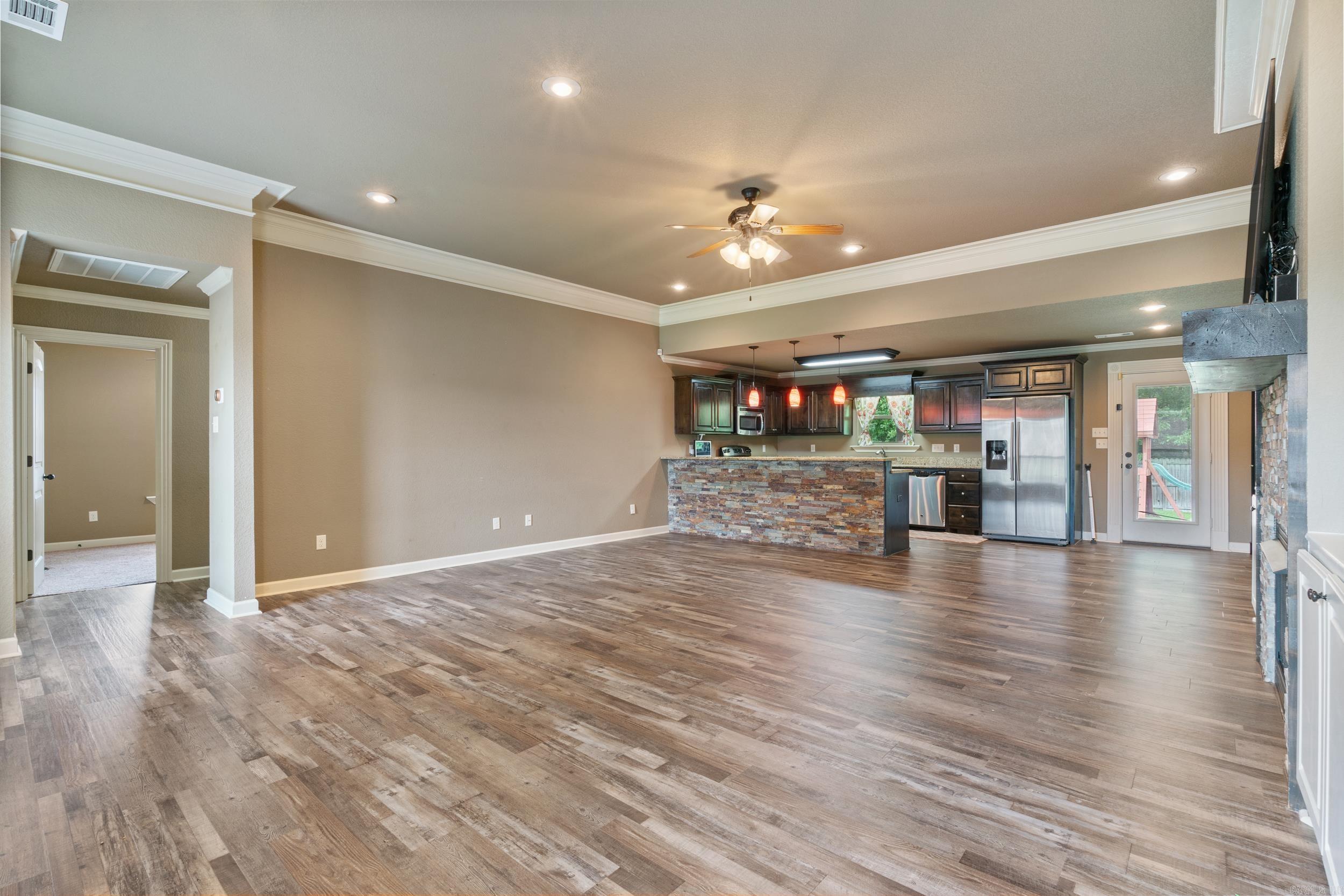 SHADOW CREEK - Residential