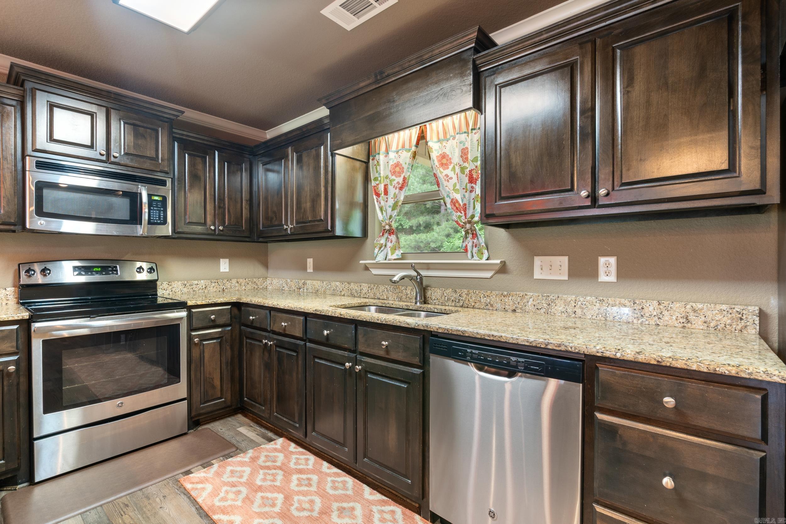 SHADOW CREEK - Residential