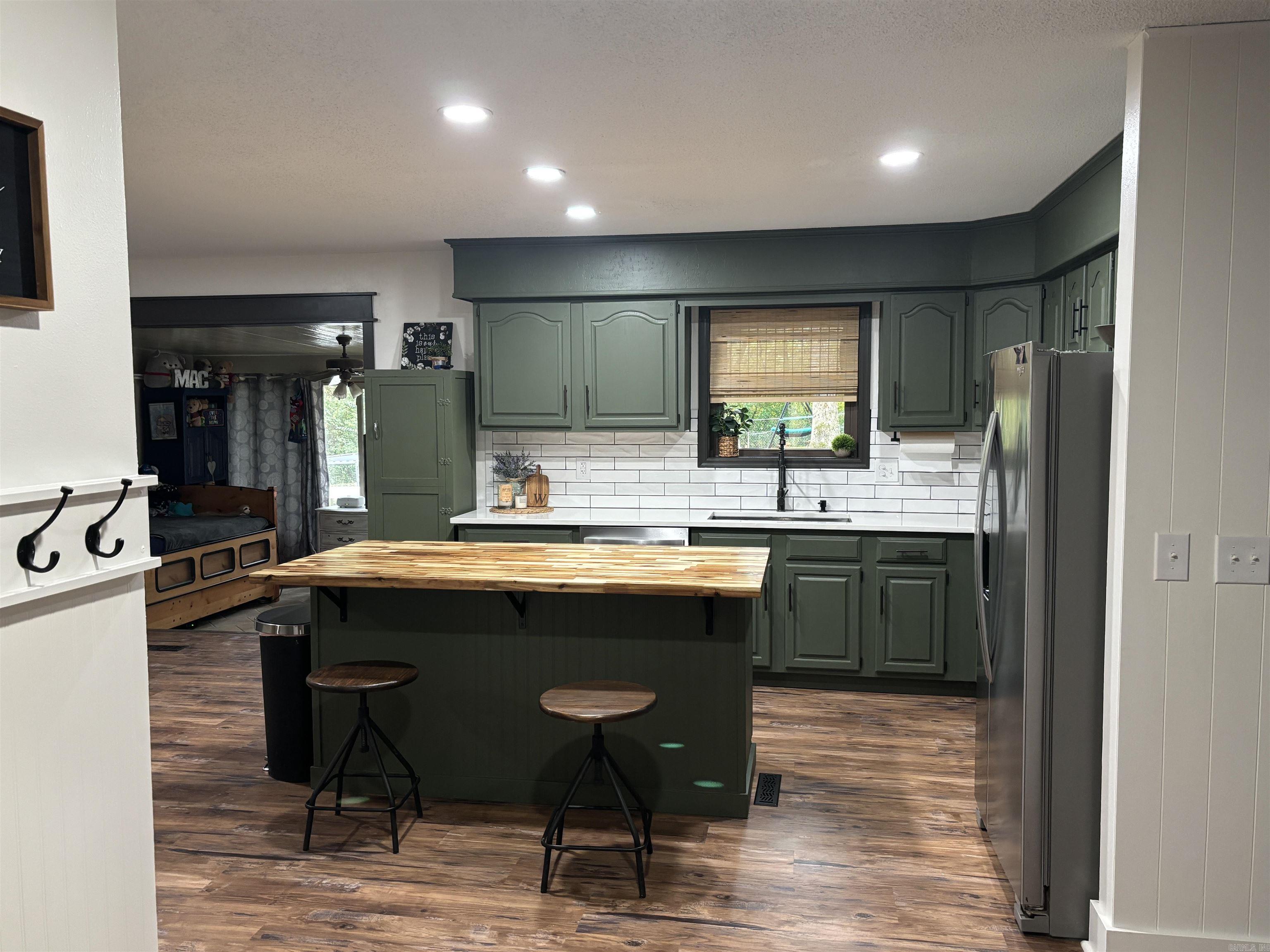 CAMELOT ESTATES - Residential