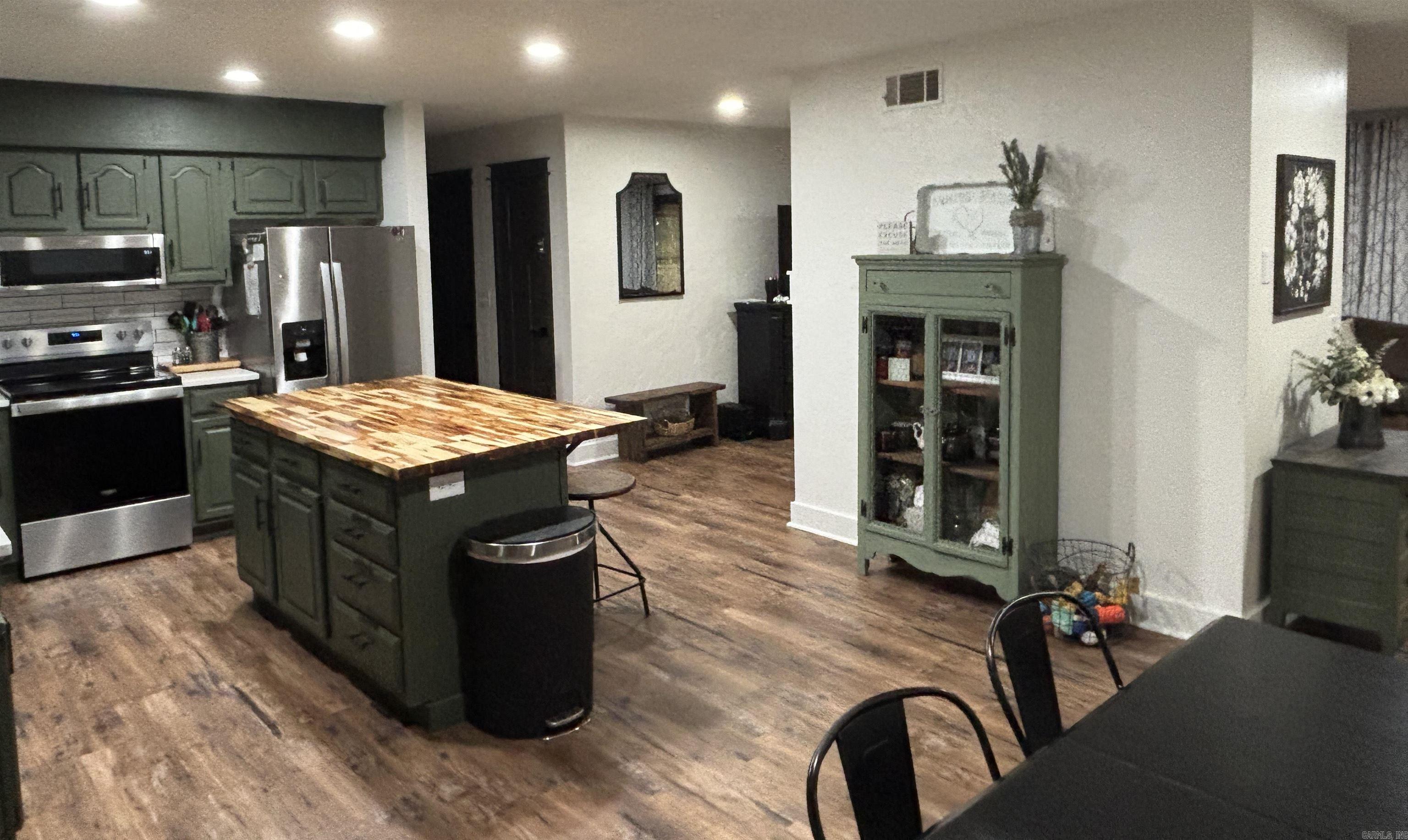 CAMELOT ESTATES - Residential