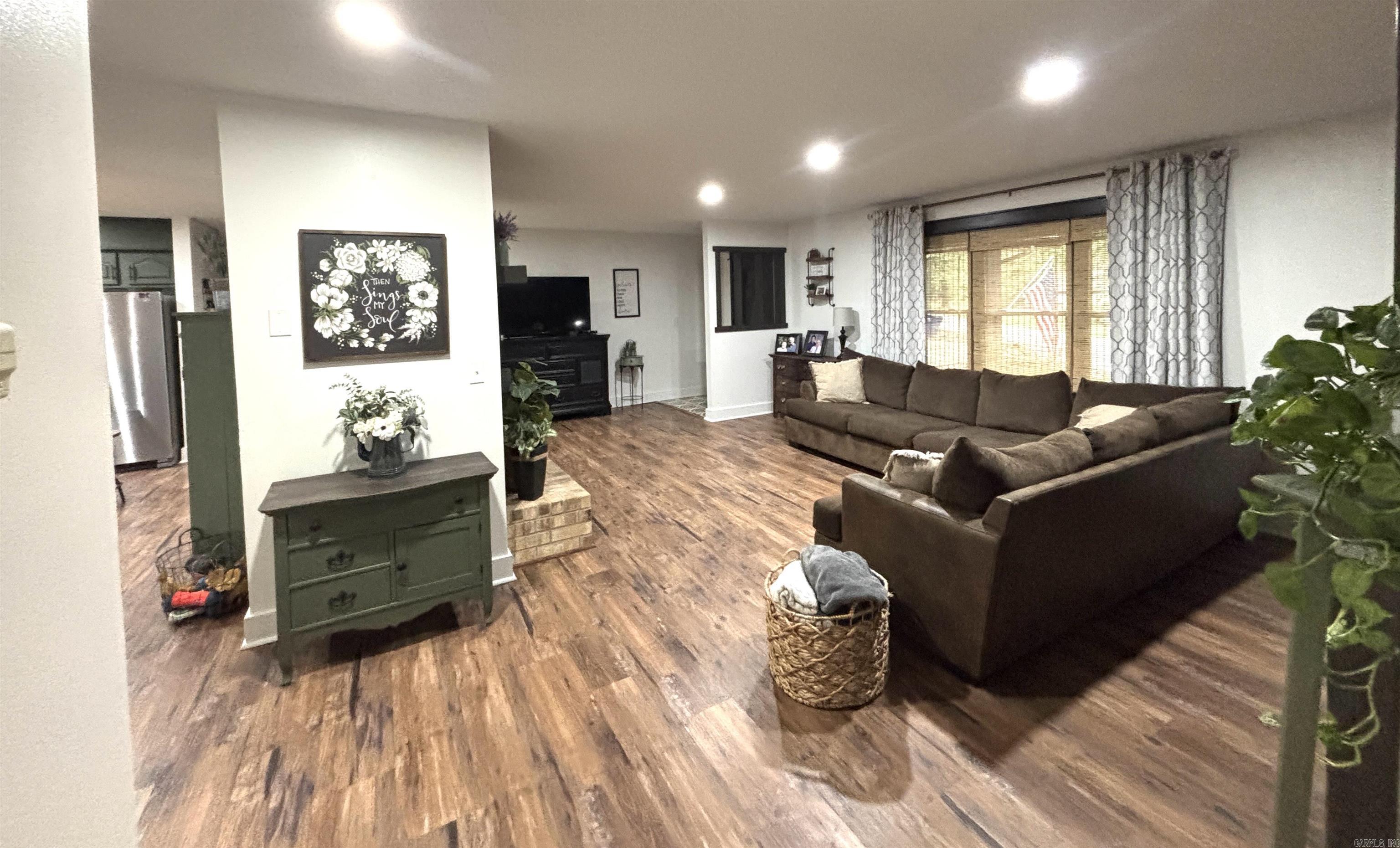 CAMELOT ESTATES - Residential