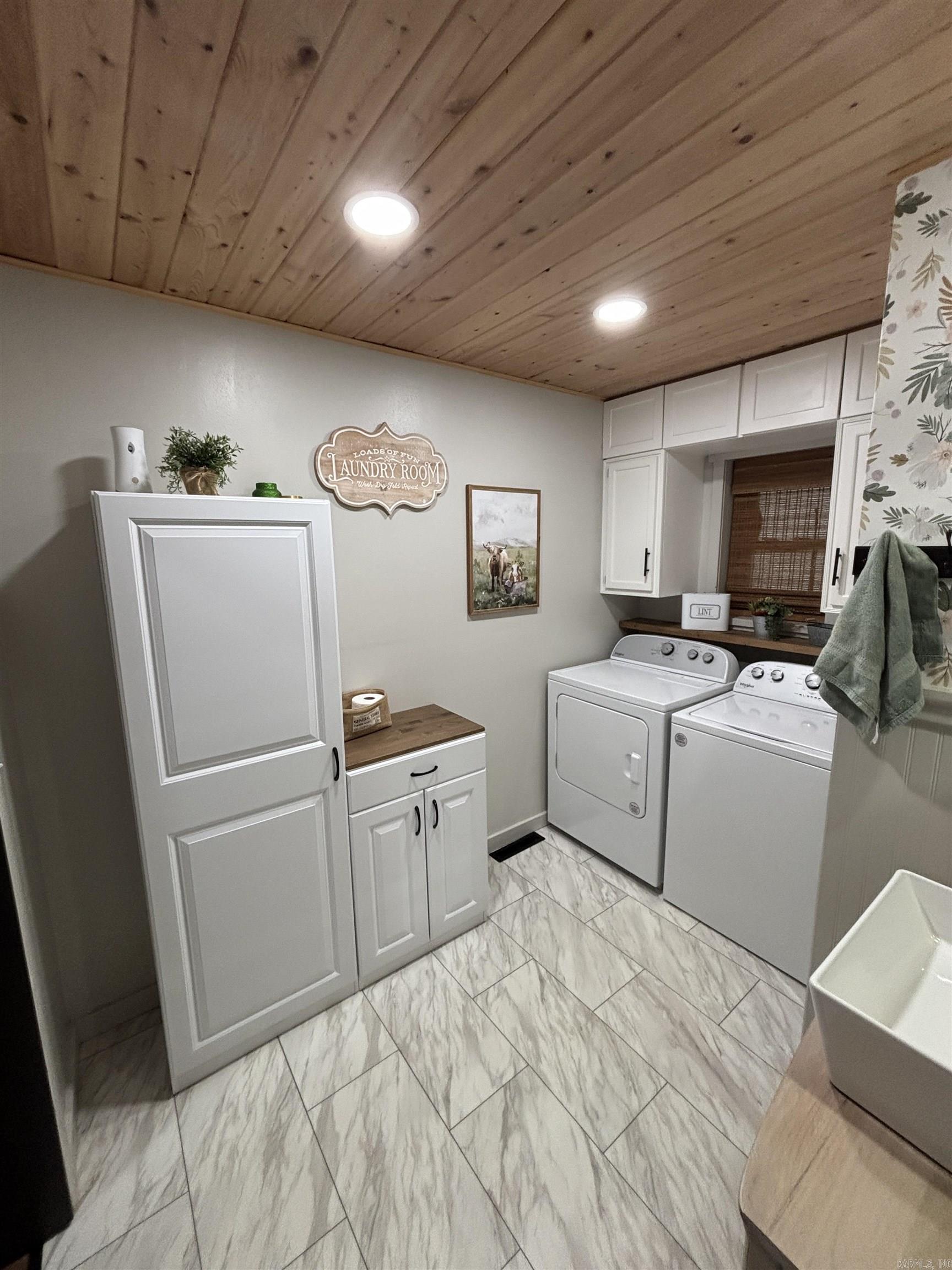 CAMELOT ESTATES - Residential