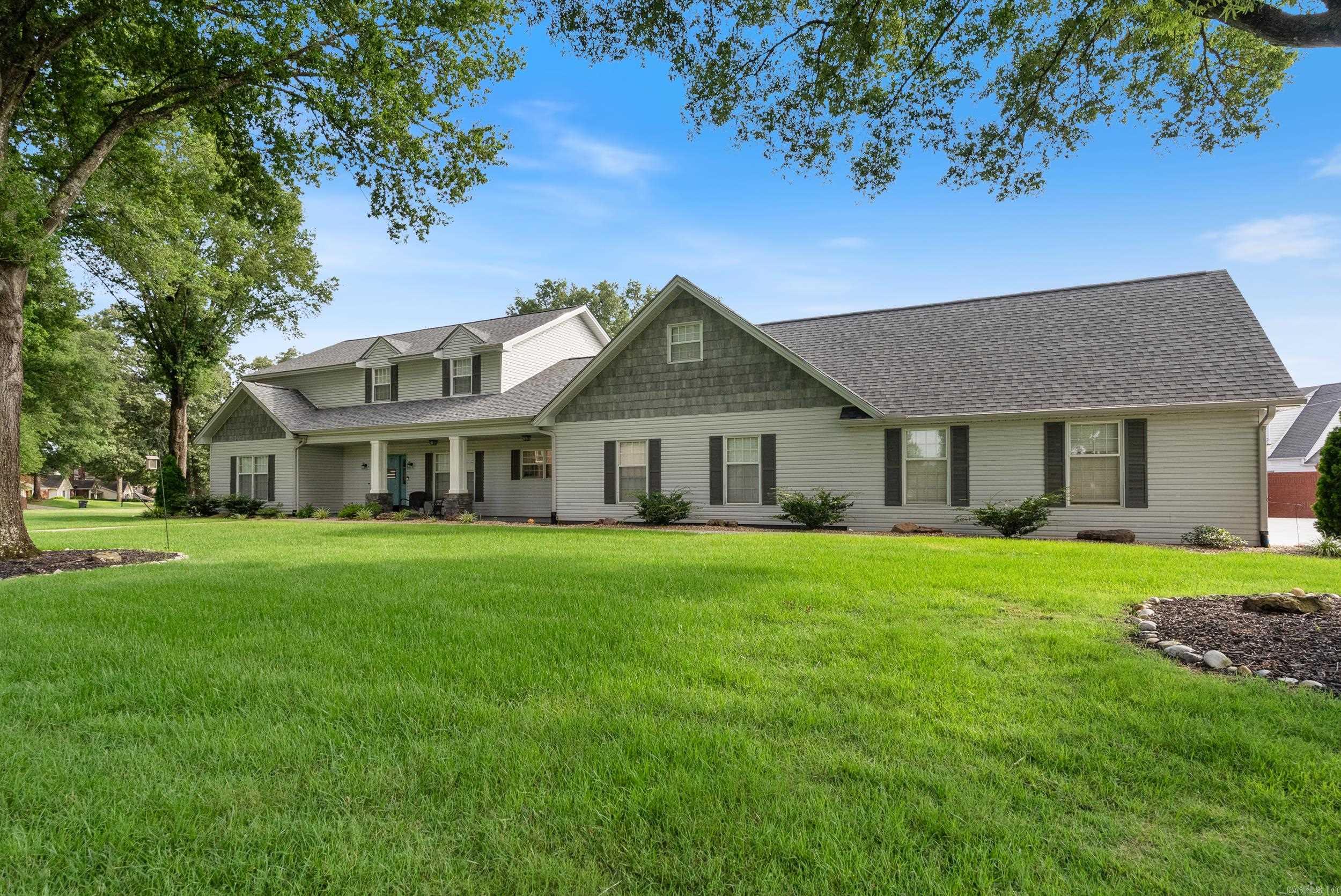 RIVER OAKS - Residential