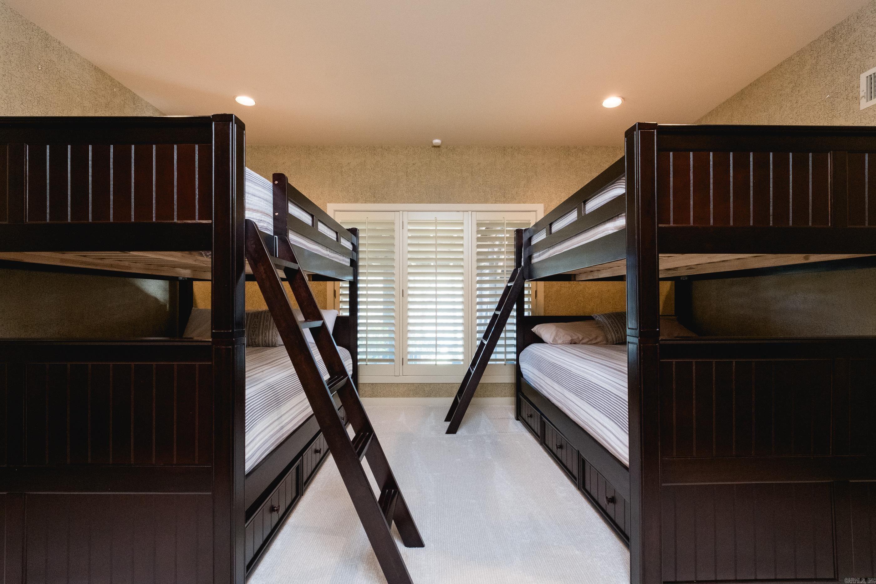 PLEASANT VALLEY - Residential