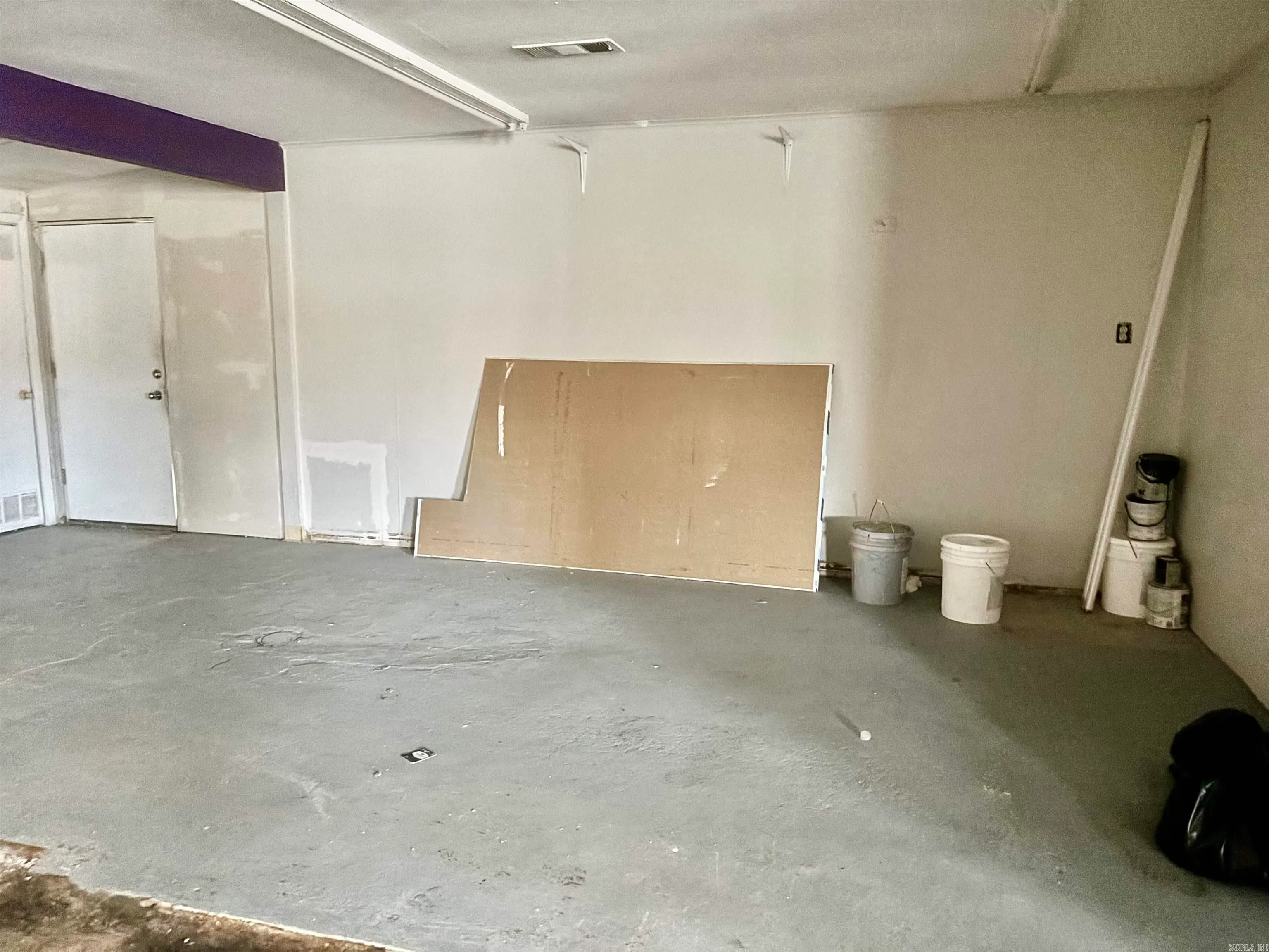 Lonoke, Arkansas 72086, United States, ,Commercial,Pending,23165