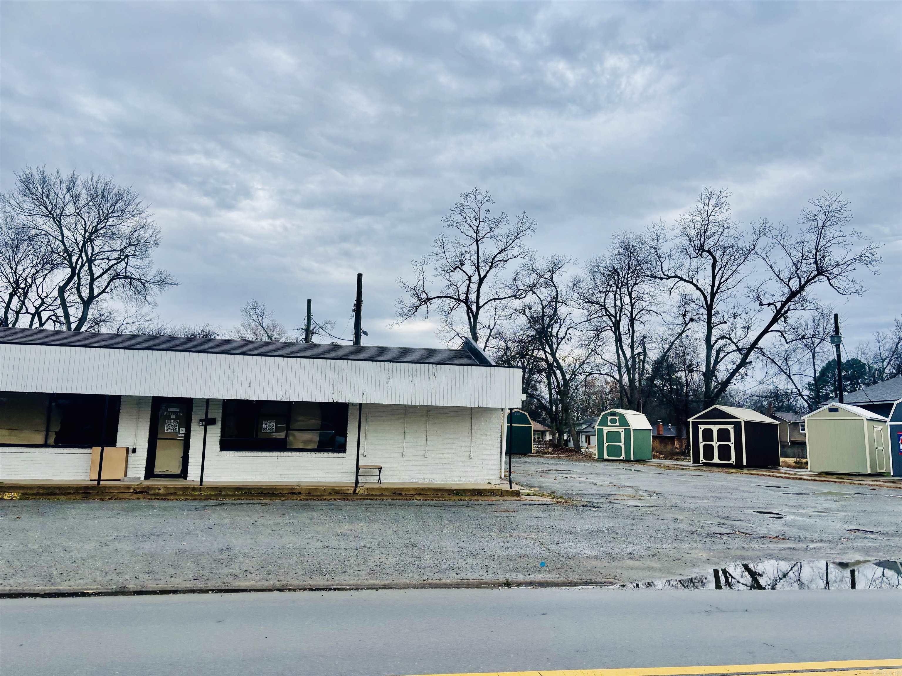 Dismukes - Commercial Sale