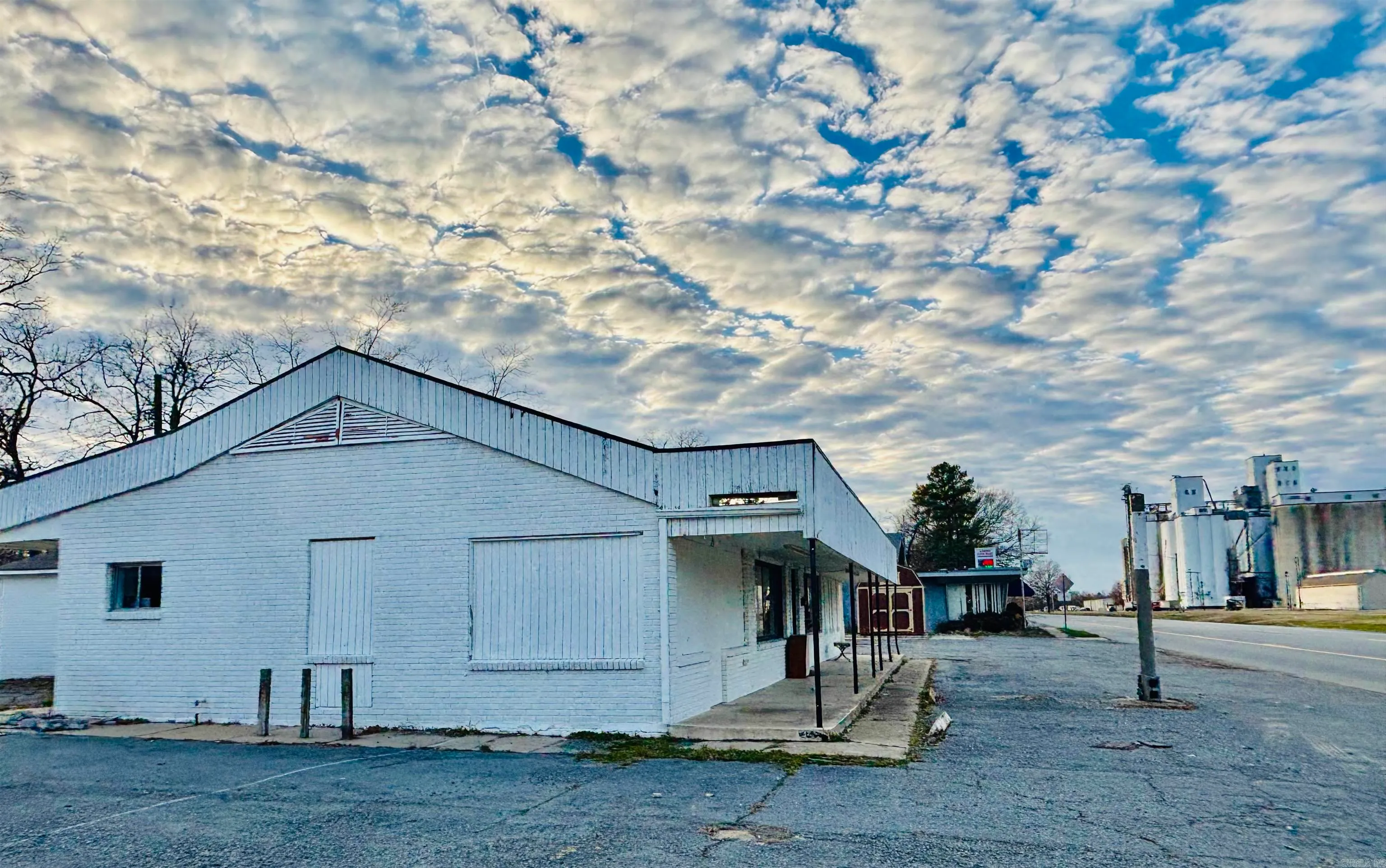 Lonoke, Arkansas 72086, United States, ,Commercial,Pending,23165