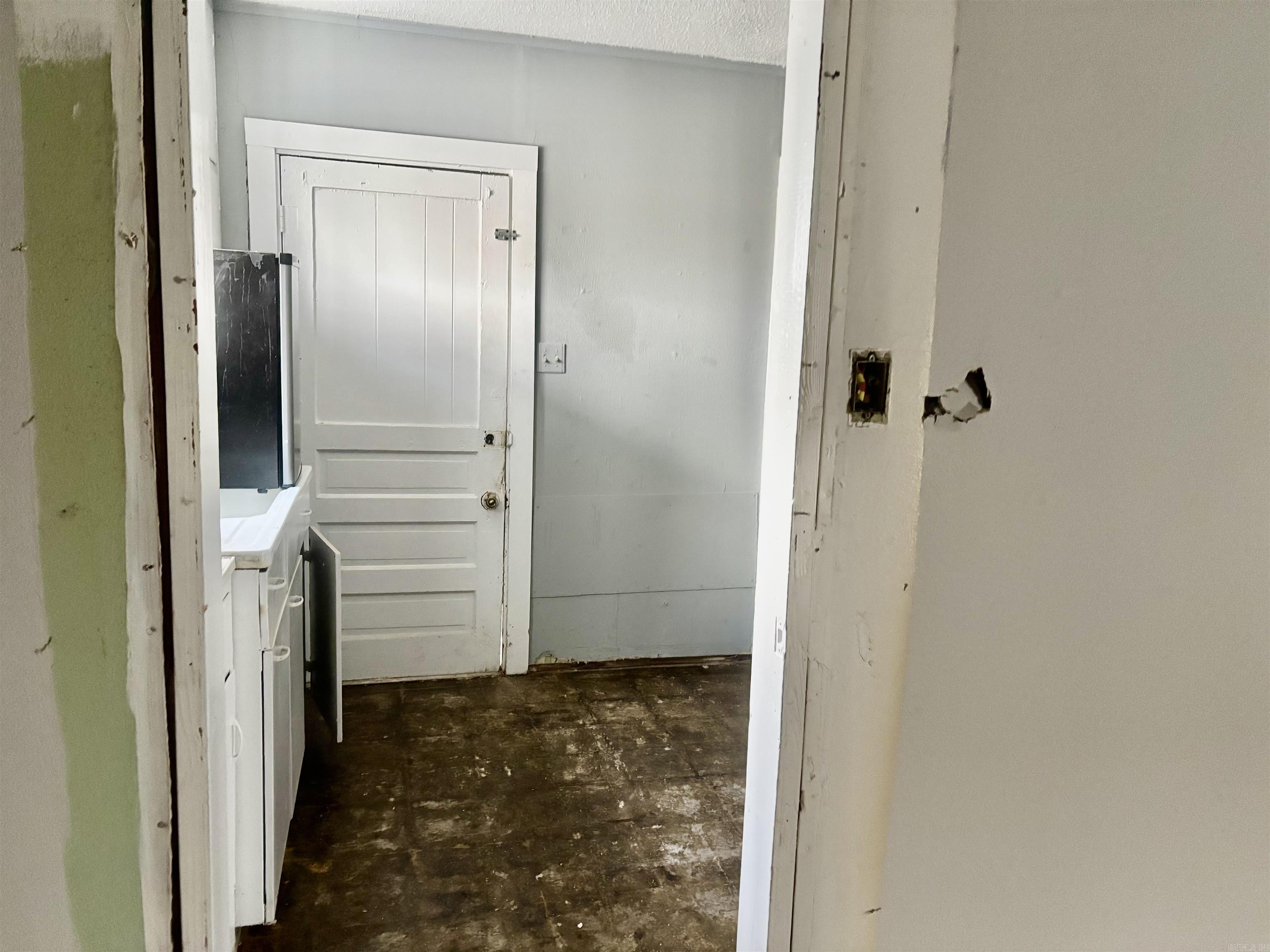 Dismukes - Commercial Sale