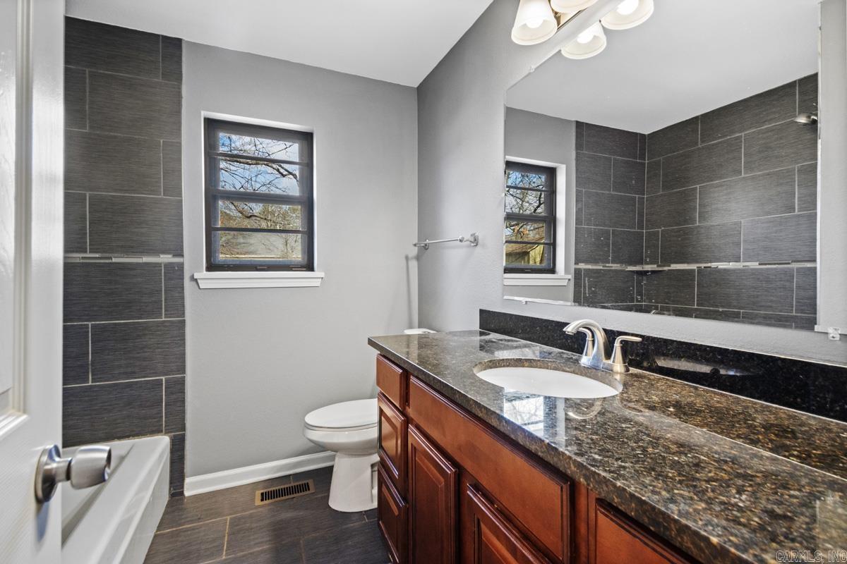 TREASURE HILL - Residential