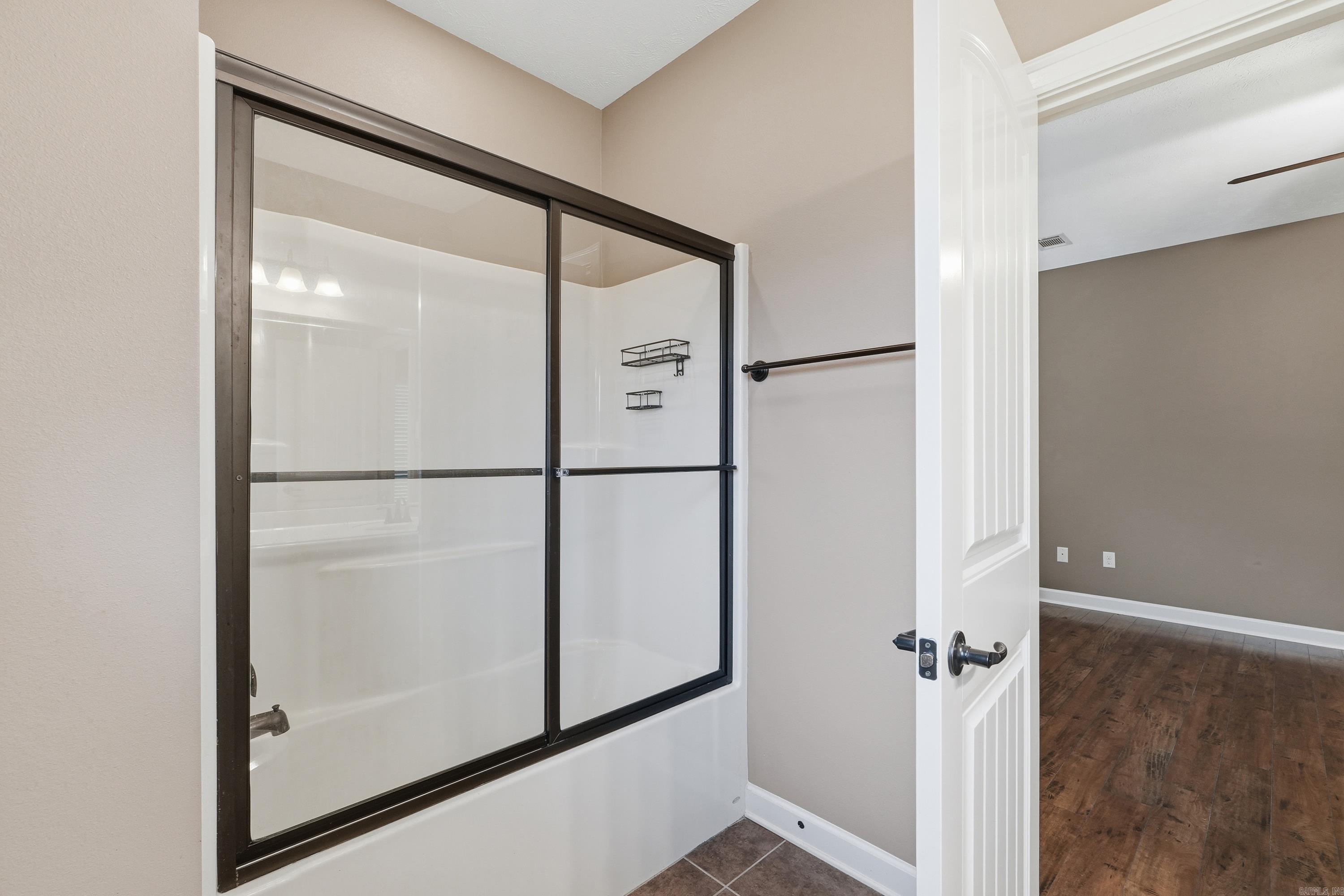 OAK TREE SUB - Residential