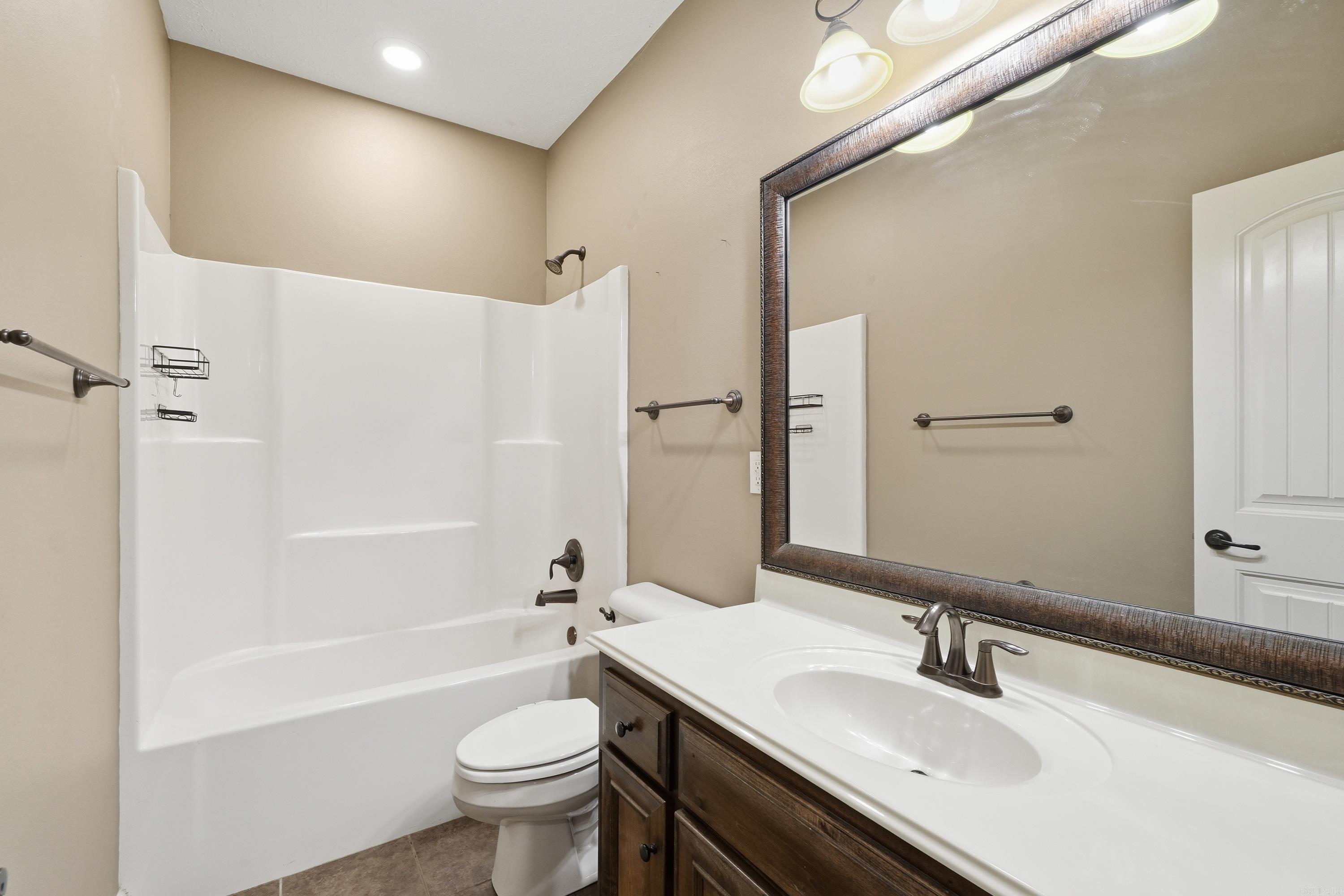 OAK TREE SUB - Residential