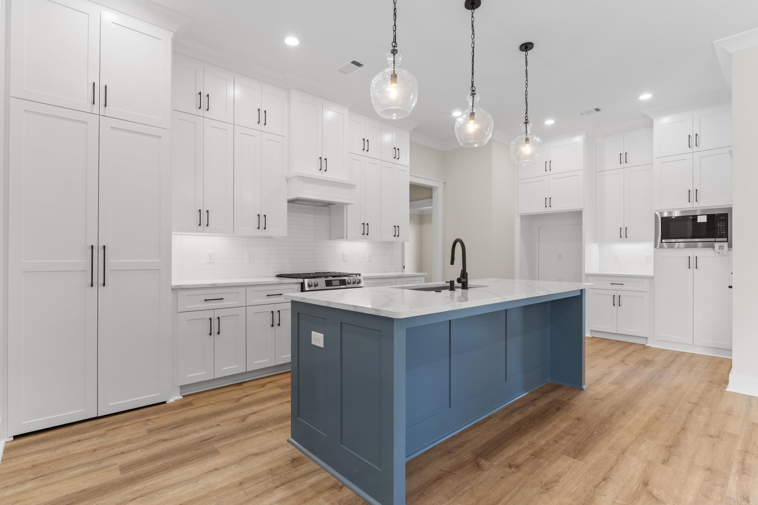 COUNTRY CLUB OF AR THE PH XXIV-C - Residential