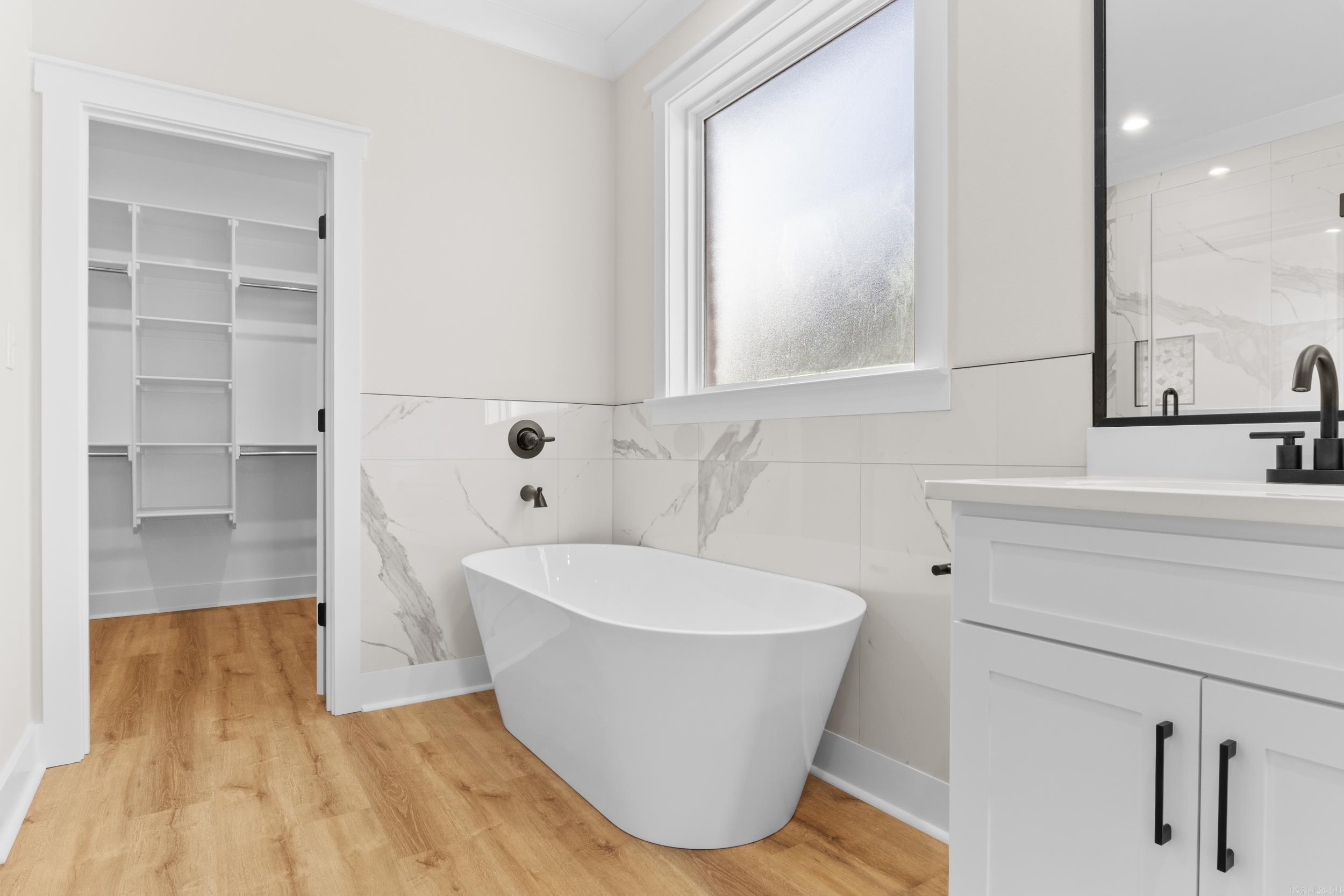 COUNTRY CLUB OF AR THE PH XXIV-C - Residential