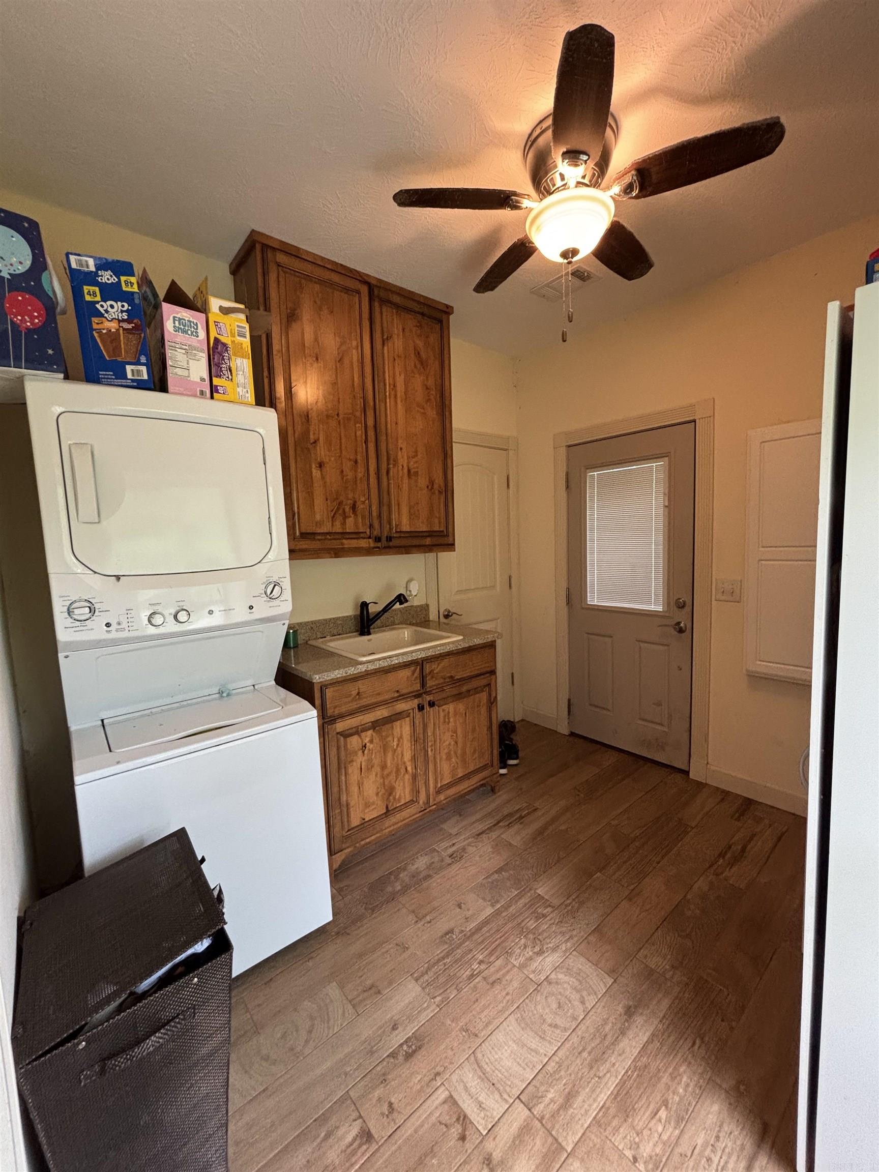 MYERS WESTERN - Residential