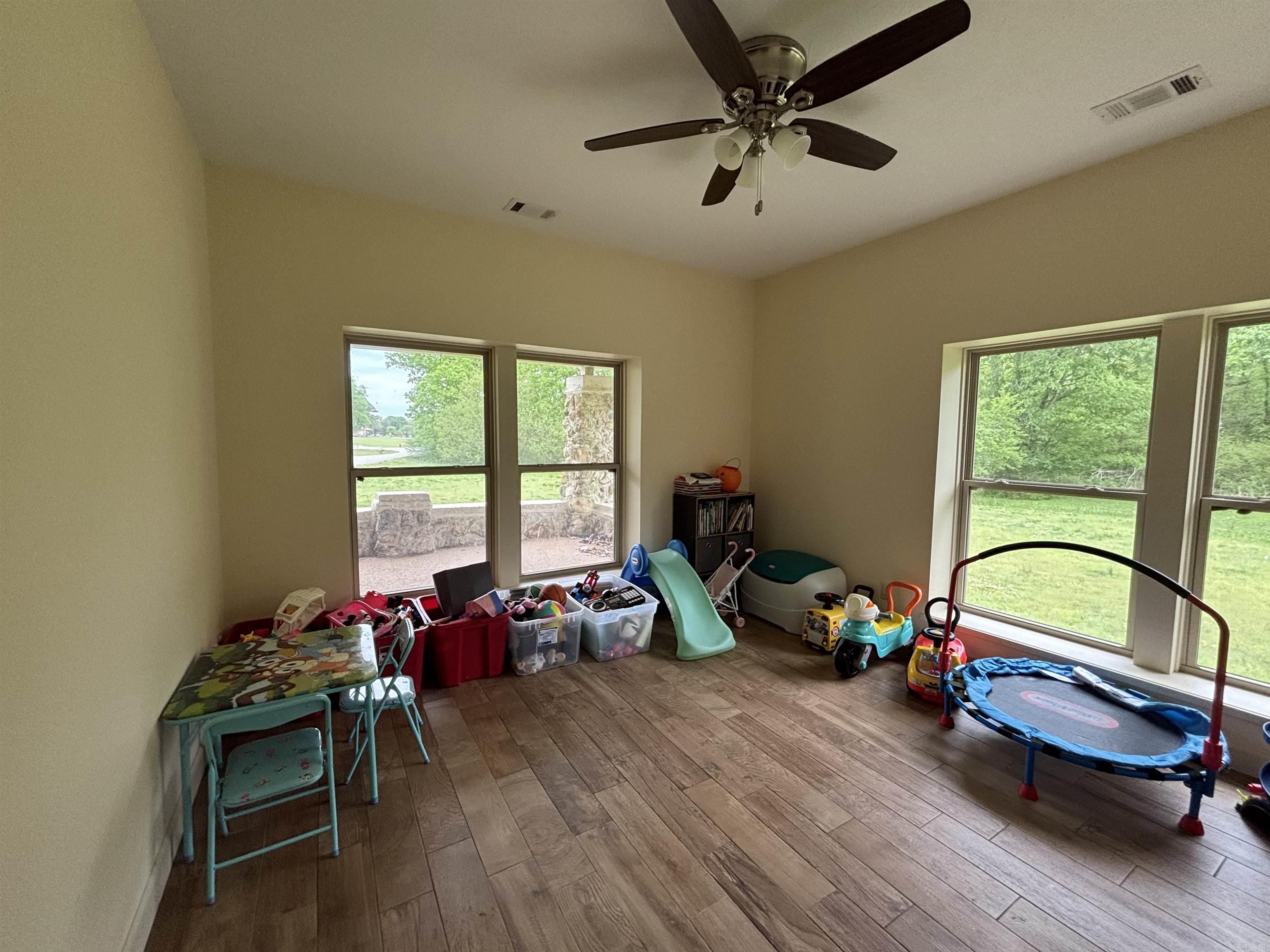 MYERS WESTERN - Residential