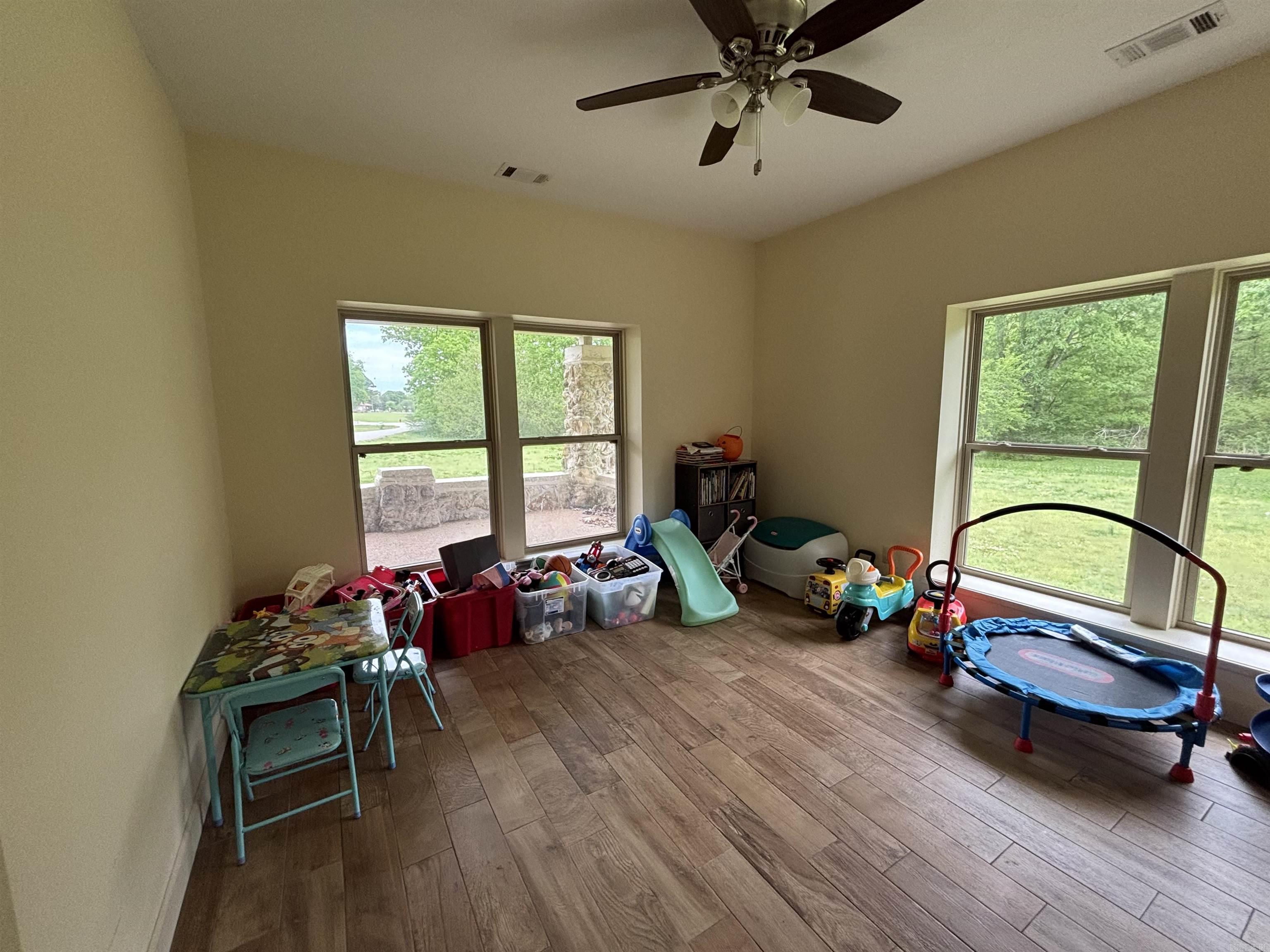 MYERS WESTERN - Residential