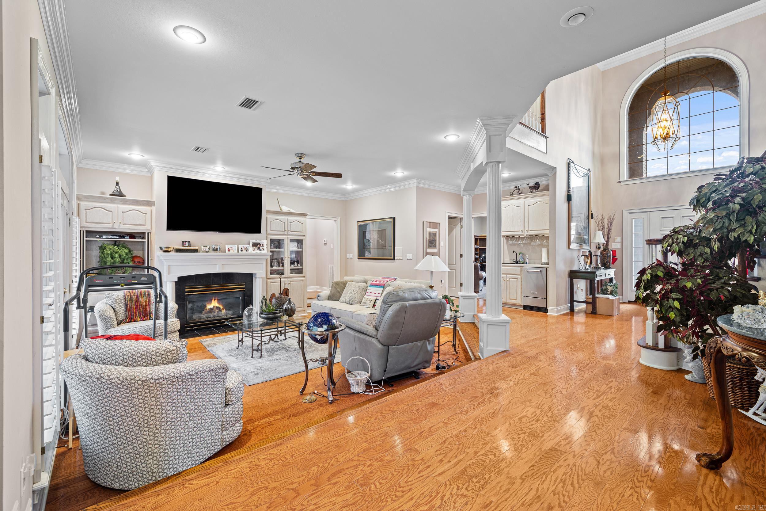 CLUB COVE - Residential