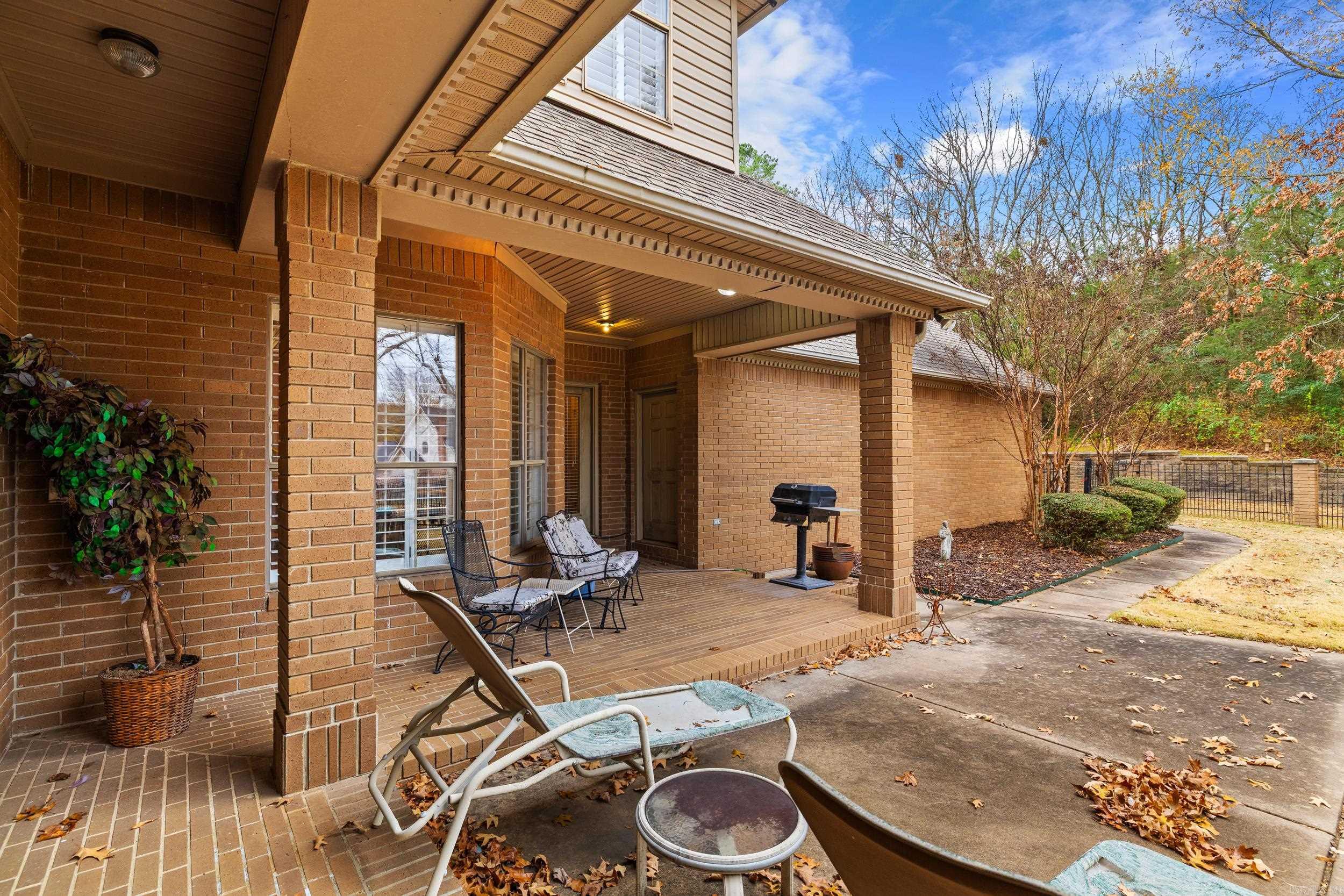 CLUB COVE - Residential