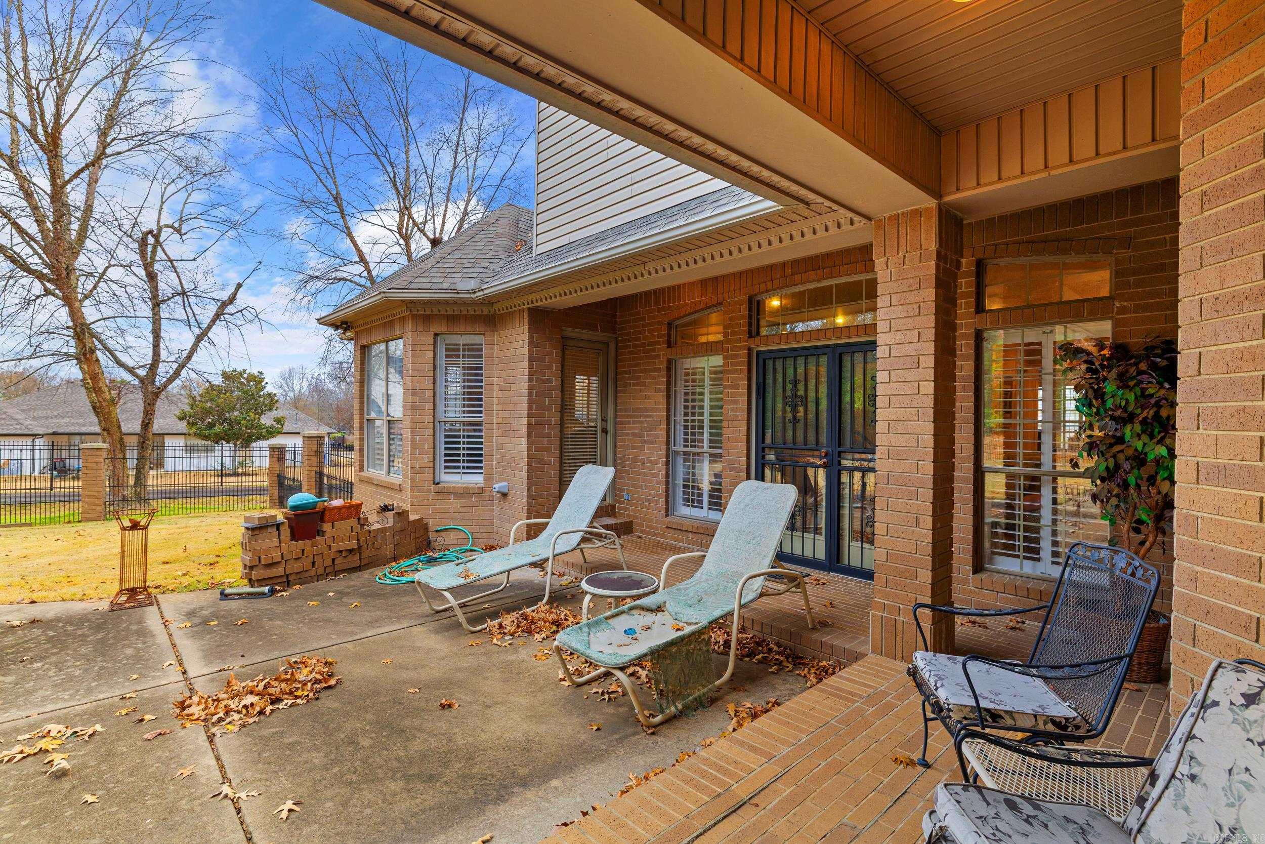 CLUB COVE - Residential