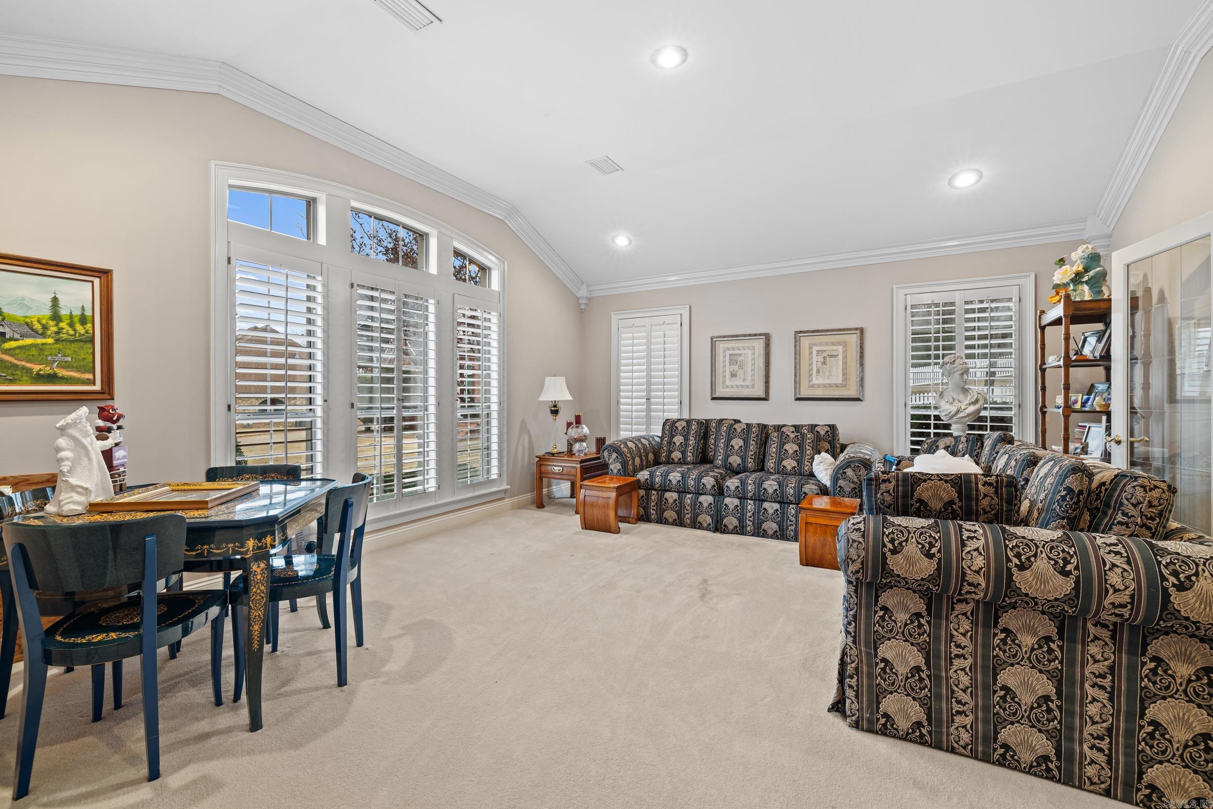 CLUB COVE - Residential