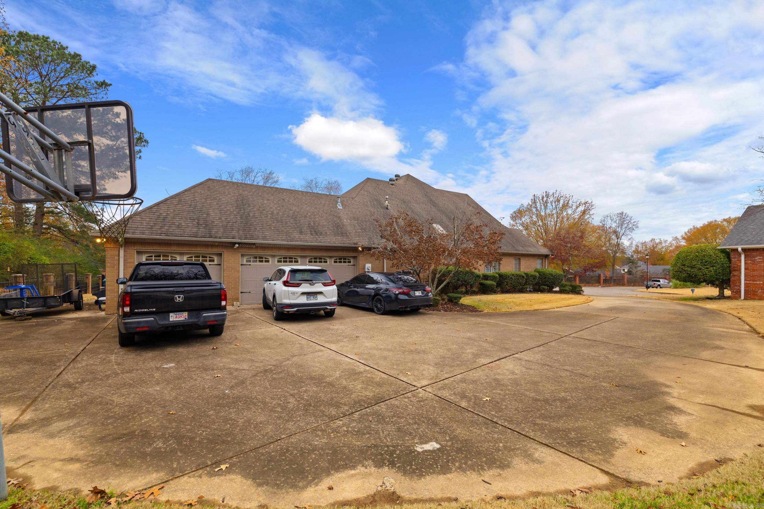 CLUB COVE - Residential