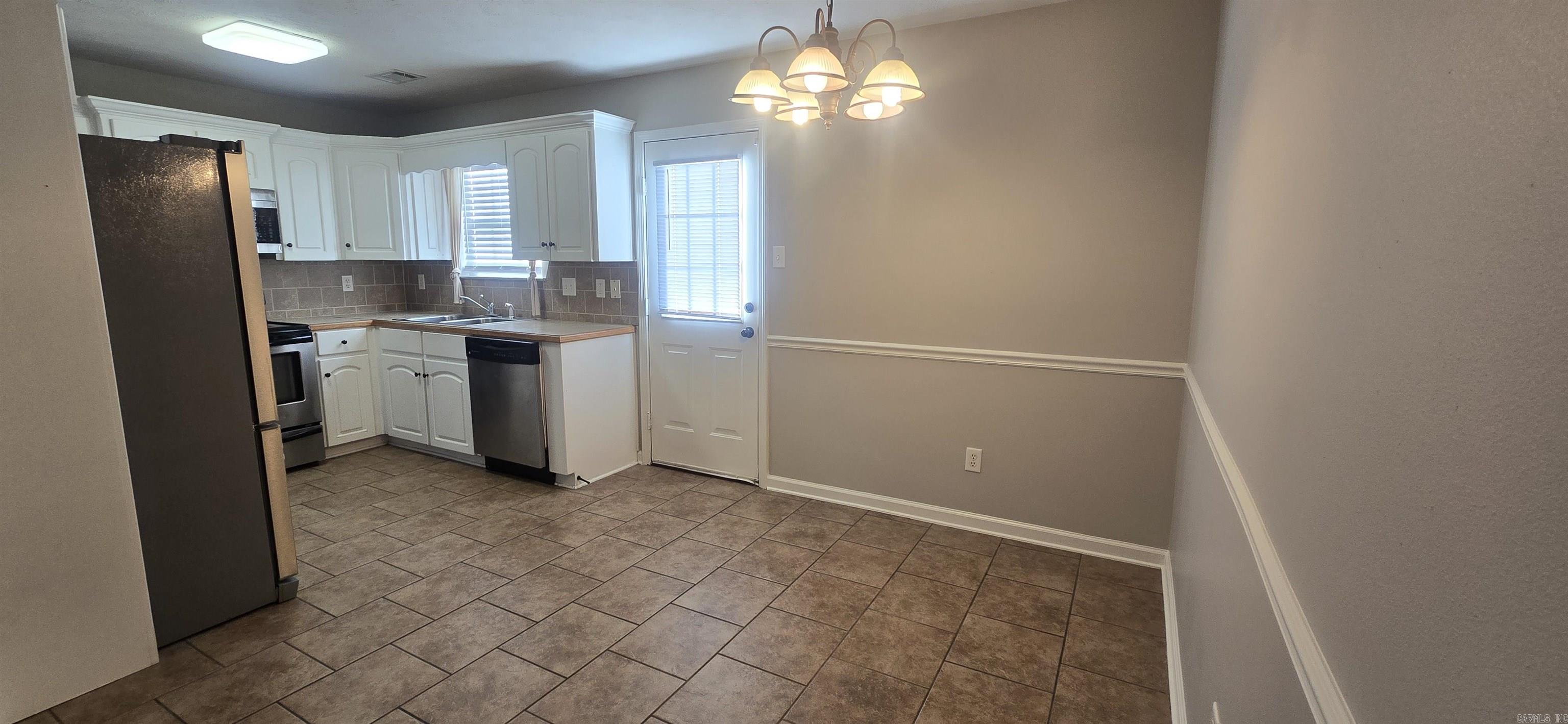 Stonehedge Place II - Residential Lease