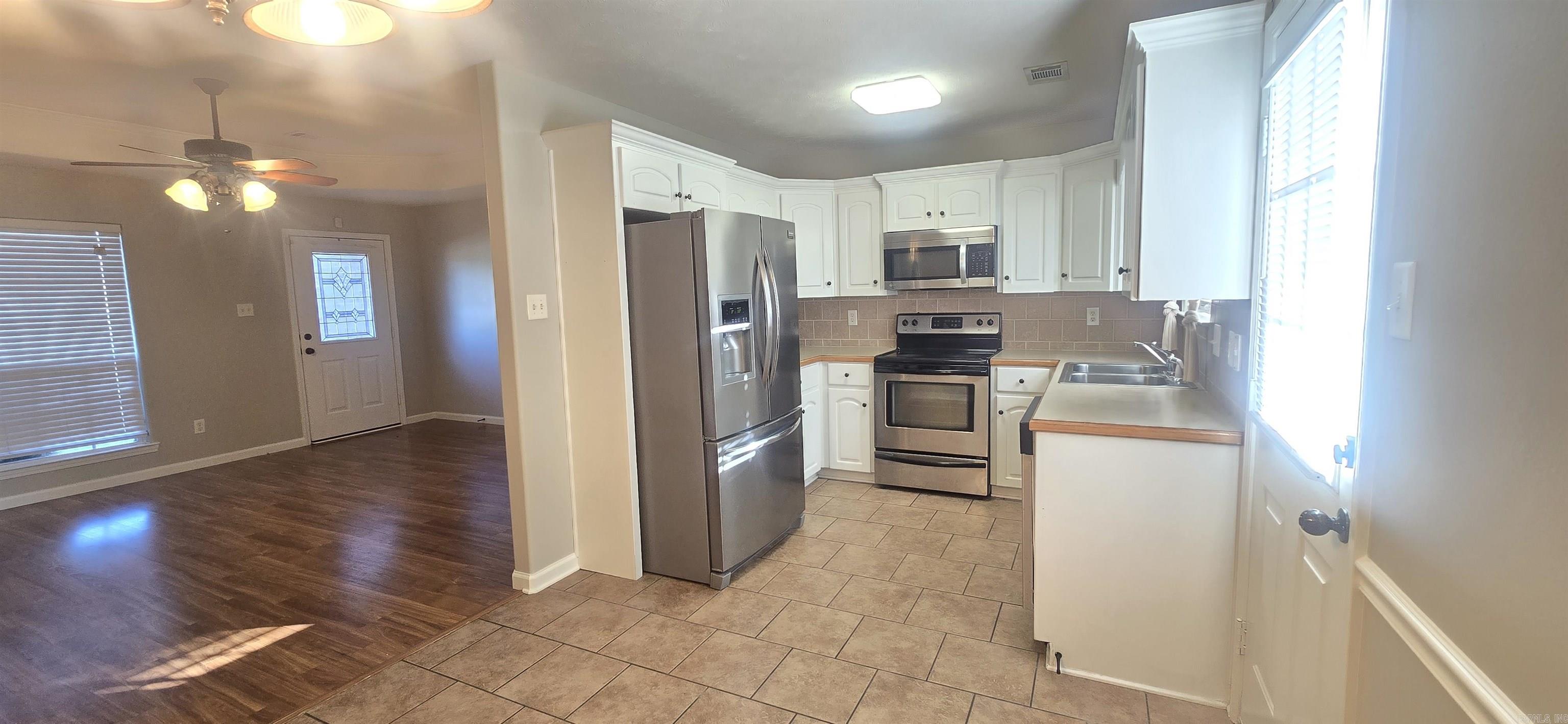 Stonehedge Place II - Residential Lease