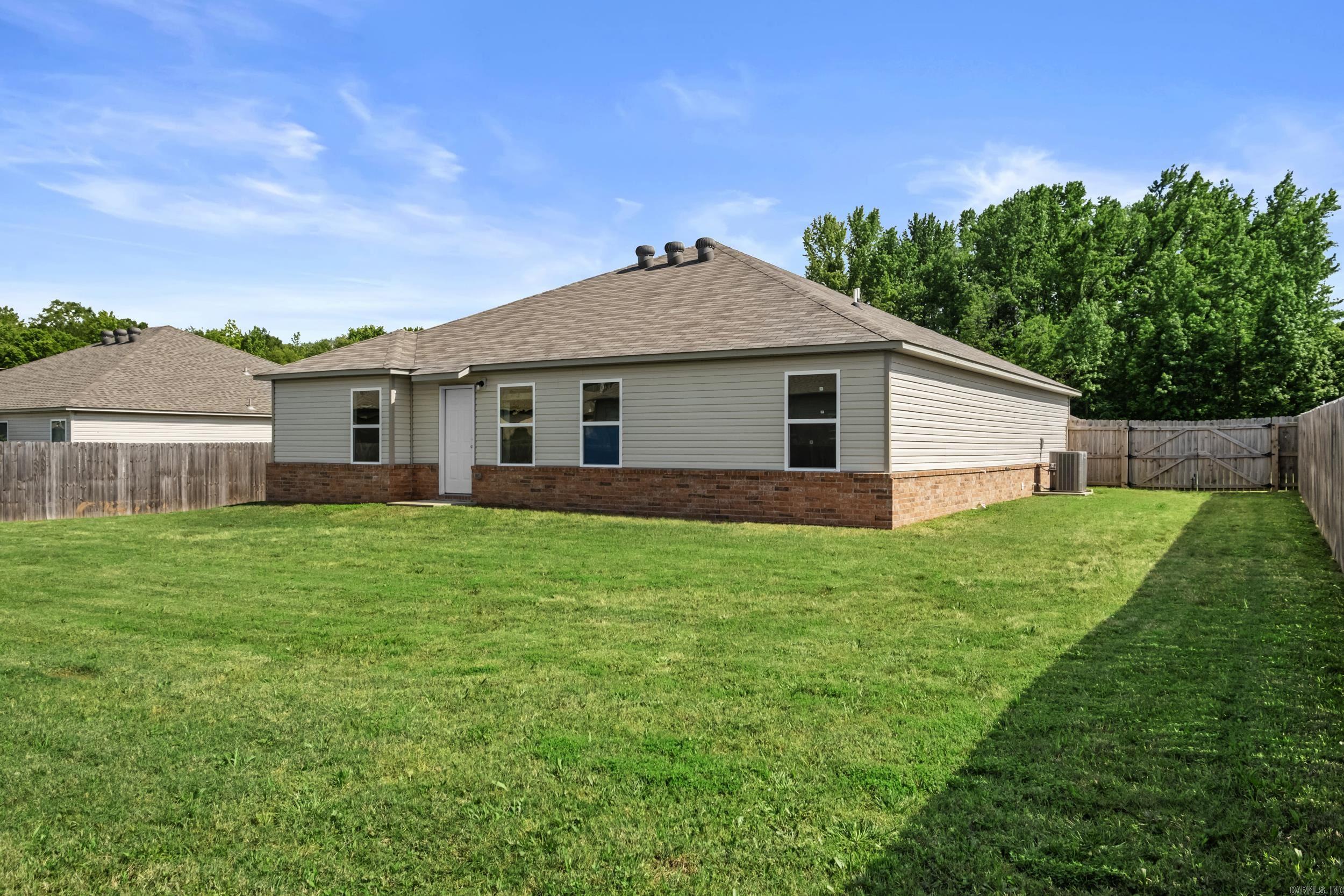 OAKLAND GROVE ESTATES - Residential