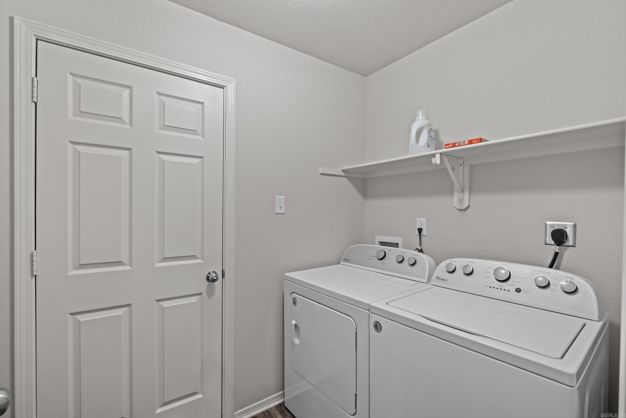 OAKLAND GROVE ESTATES - Residential