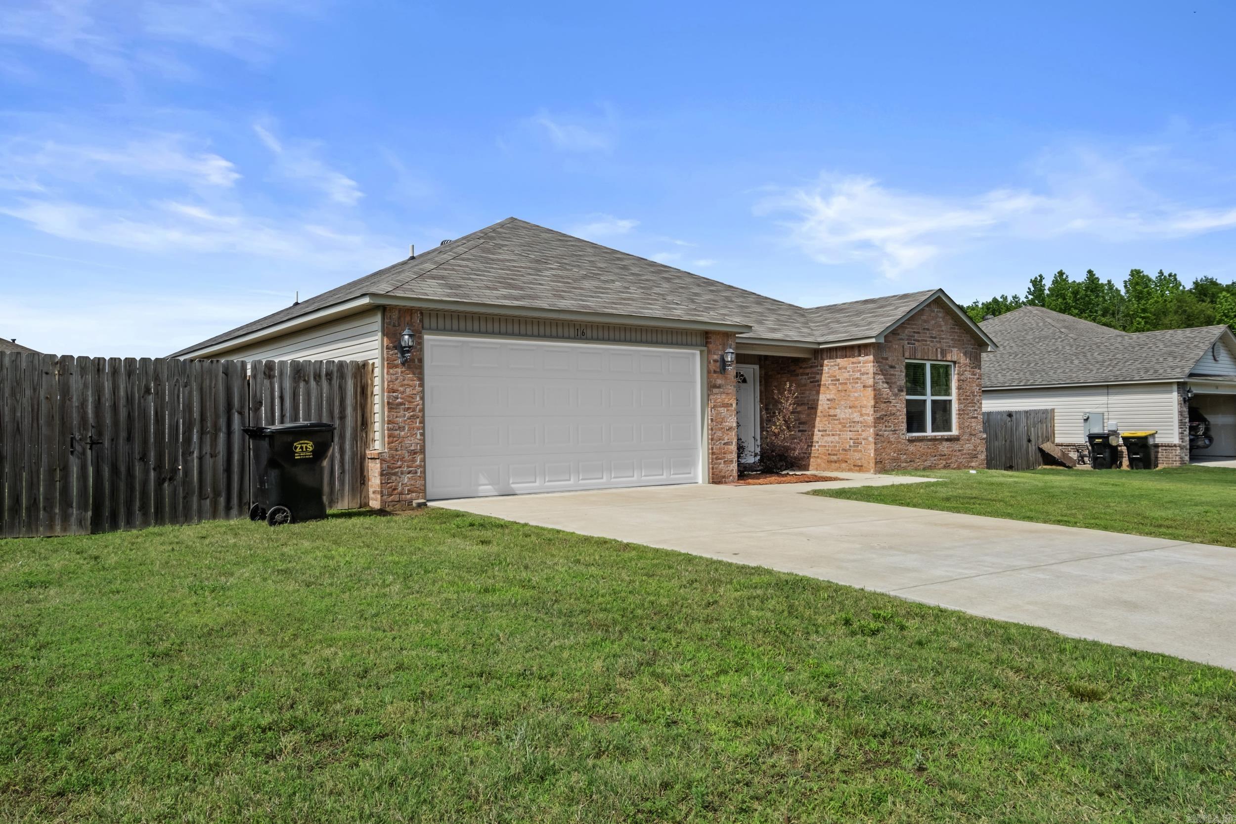 OAKLAND GROVE ESTATES - Residential