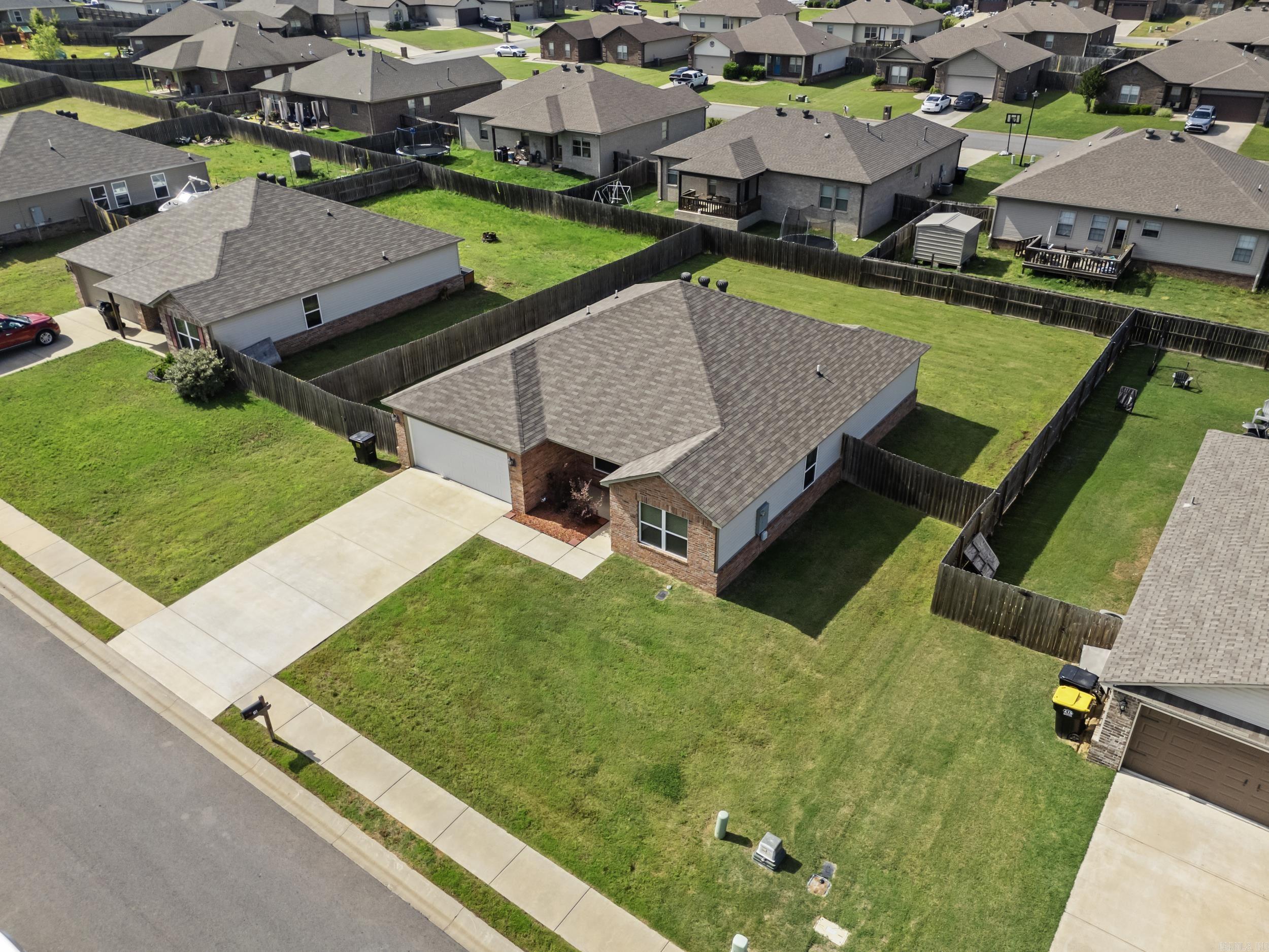 OAKLAND GROVE ESTATES - Residential